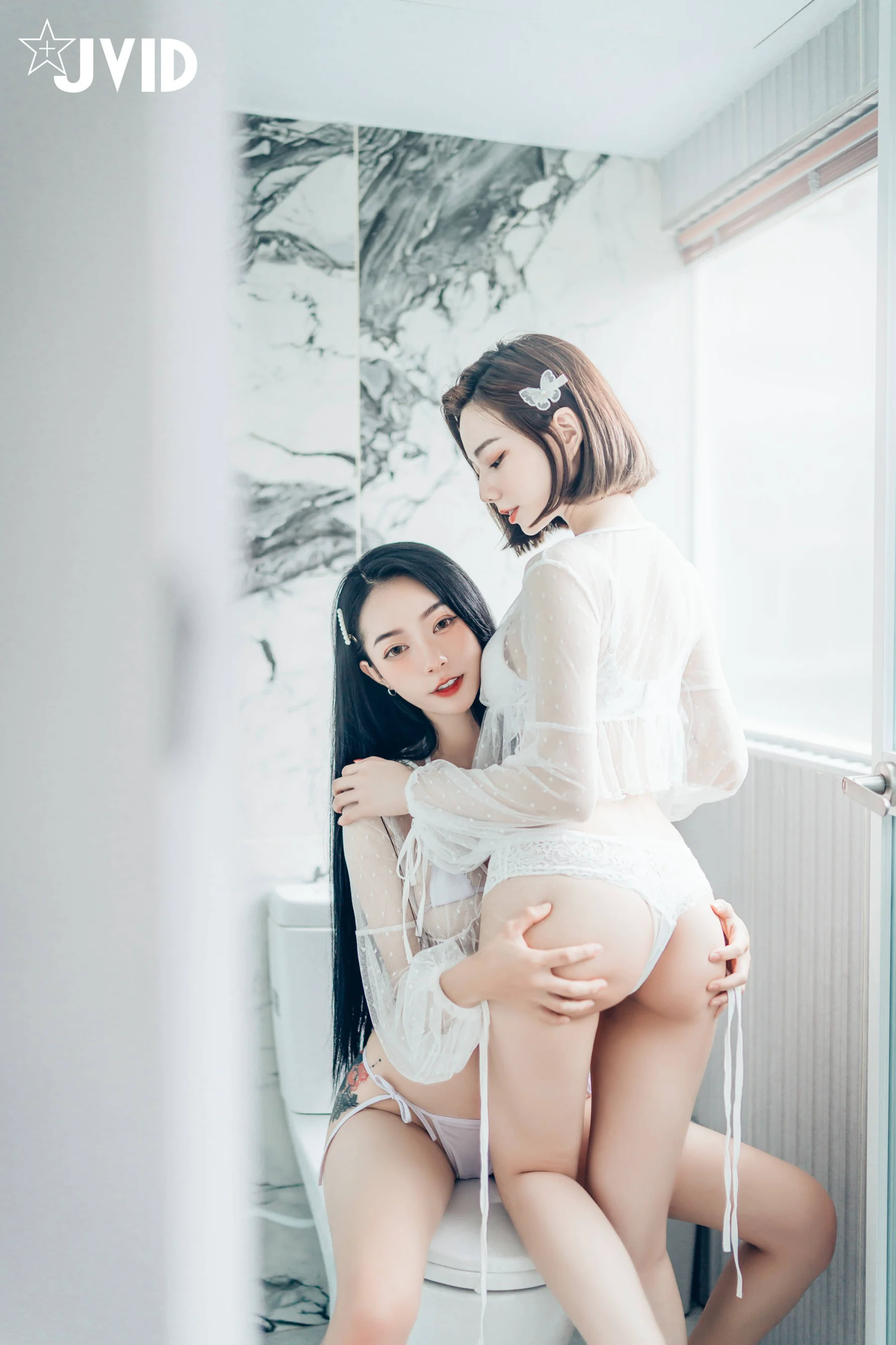 飄飄與啾啾 和女神姊妹過情人節 選姊姊還是妹妹 🔞 測透睡衣 高衩緊身學生服 泡水內衣 - 爱照片