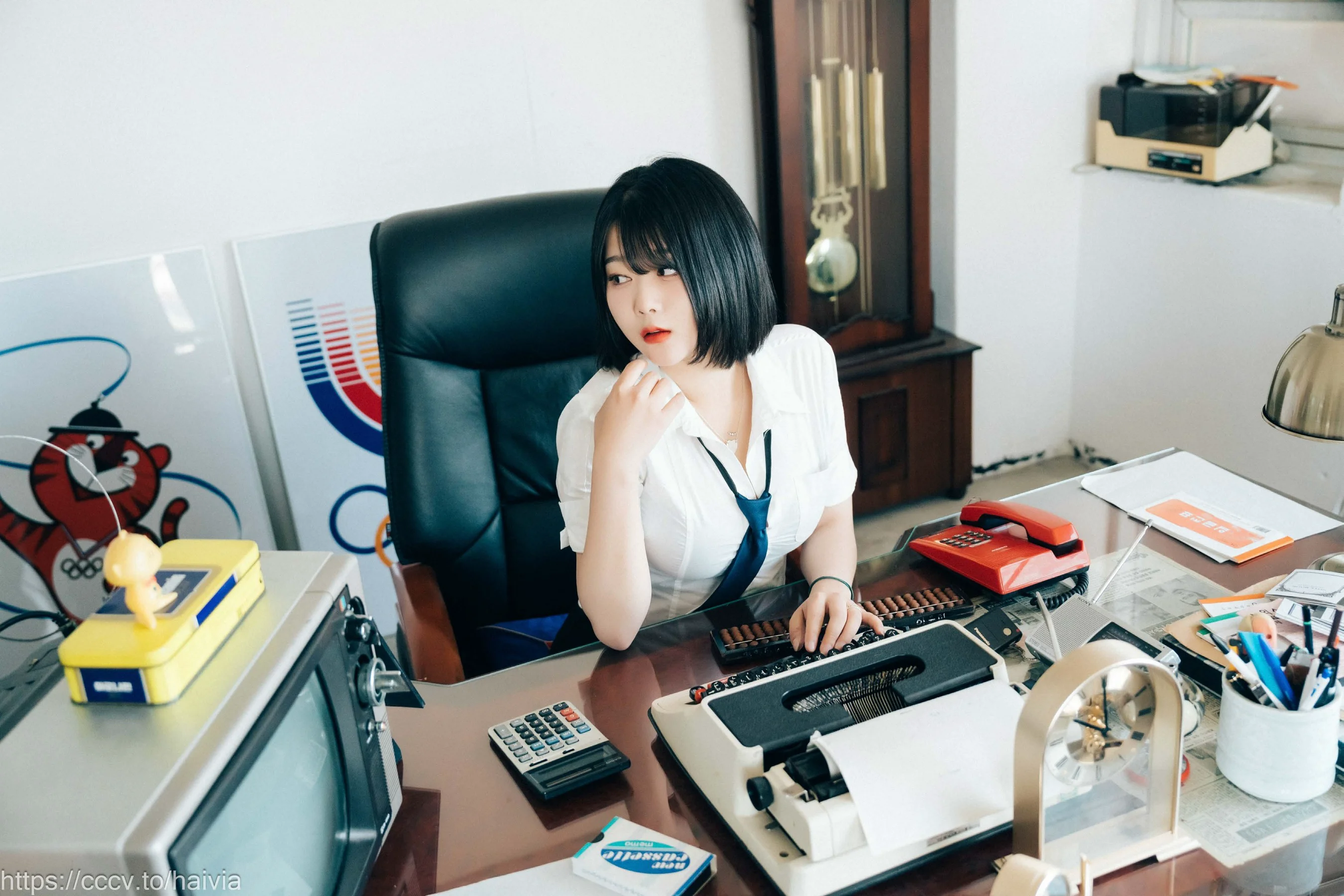 [Loozy] Zia (지아) – Female Employee - 爱照片