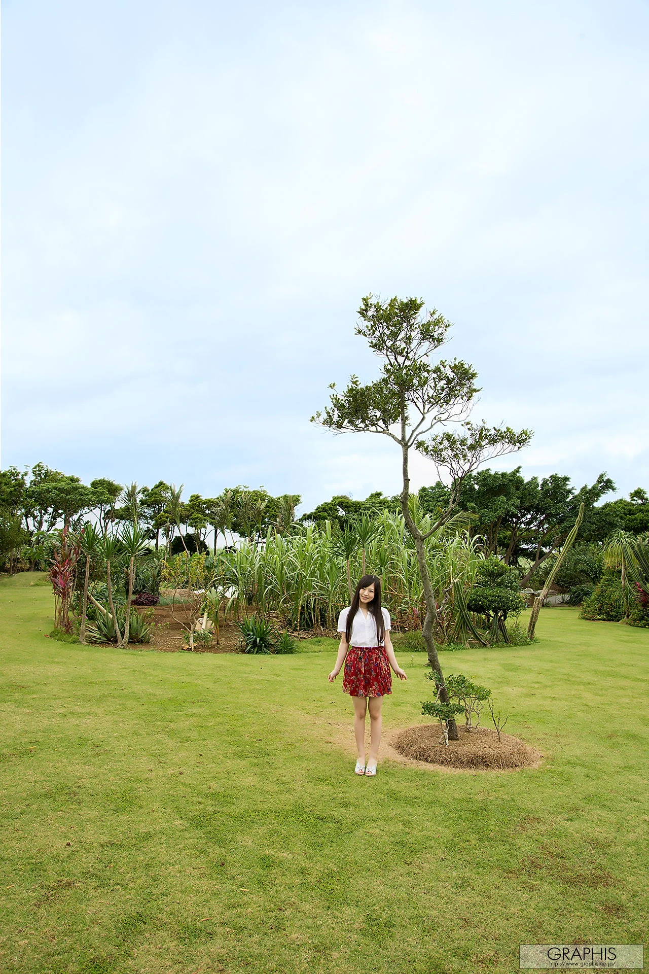 Momojiri Kanon 桃尻かのん/桃尻华音 [Graphis] 初脫ぎ娘 写真集 - 爱照片