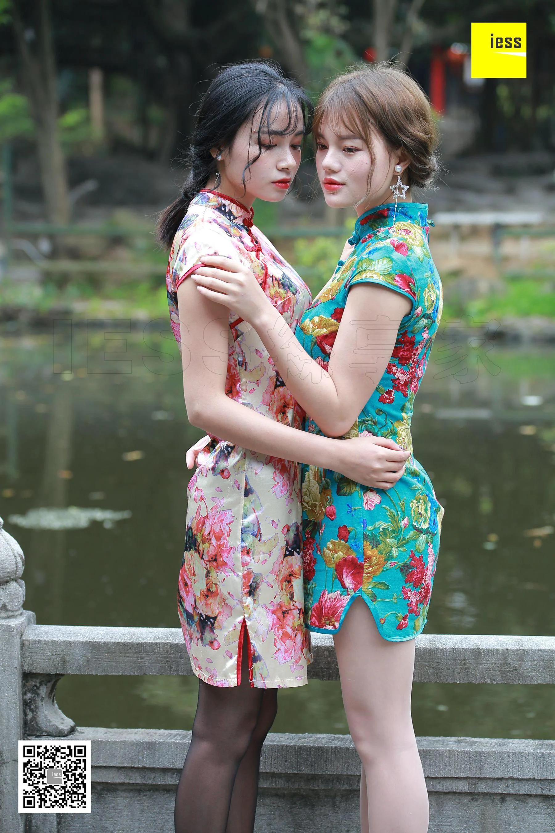 疏影&华华《旗袍双生花》 [异思趣向IESS] 【魔鬼周三】特刊12期 写真集 - 爱照片