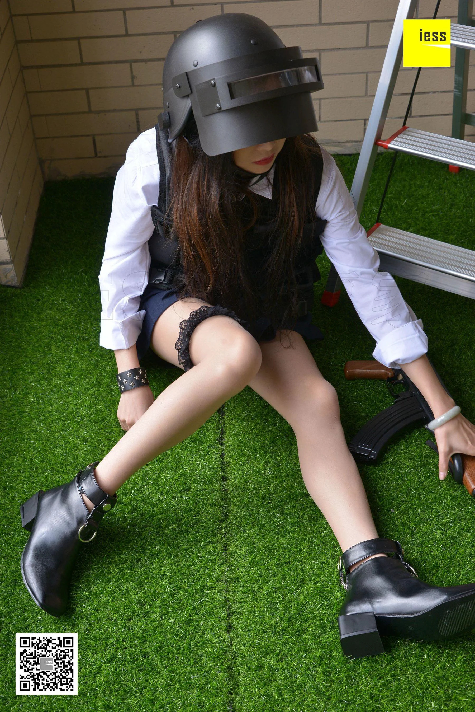 小羽《女战士》――带妹吃鸡 [异思趣向IESS] 丝享家207 写真集 - 爱照片