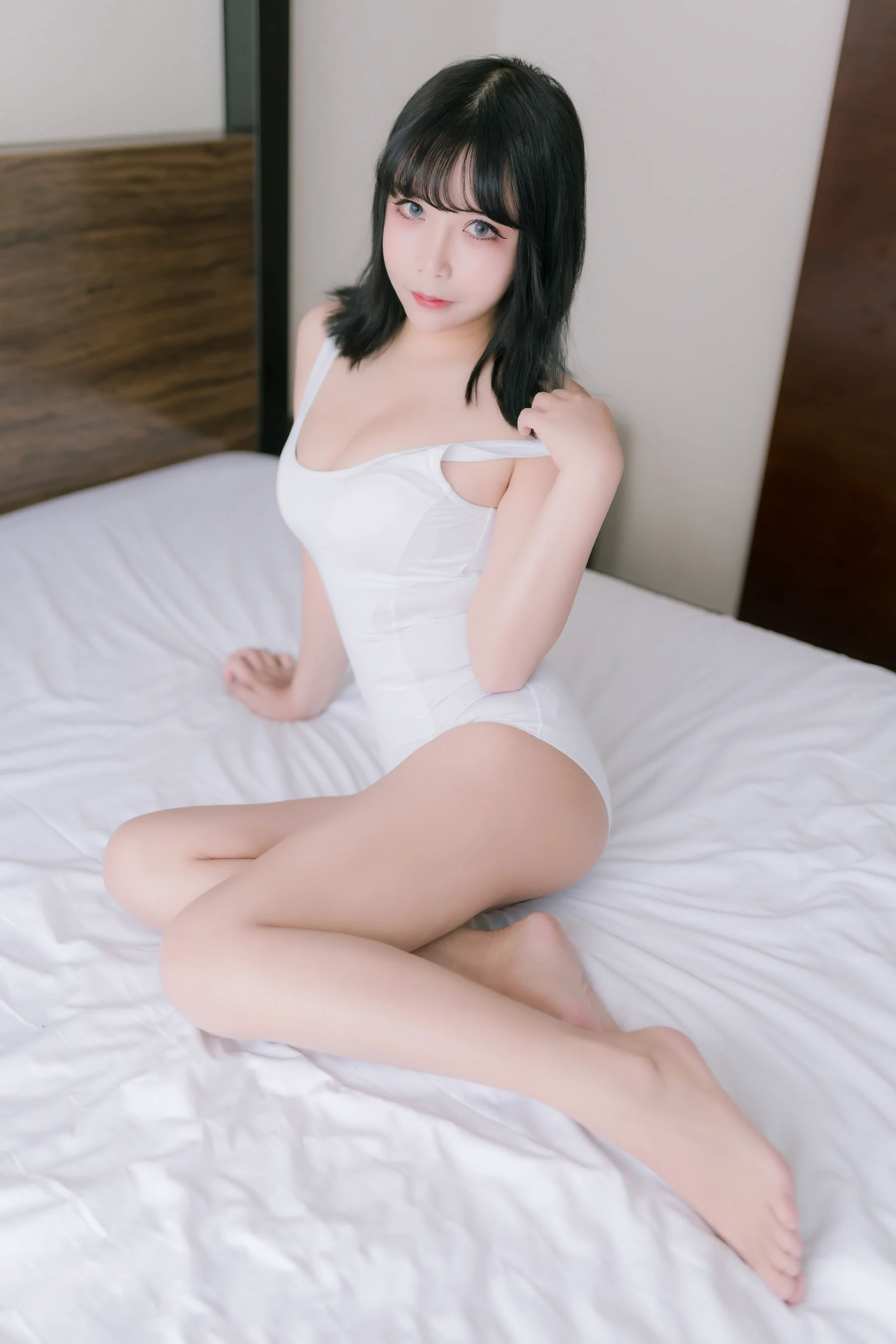 二次元妹子抱走莫子aa 《大姐姐》 写真集 - 爱照片