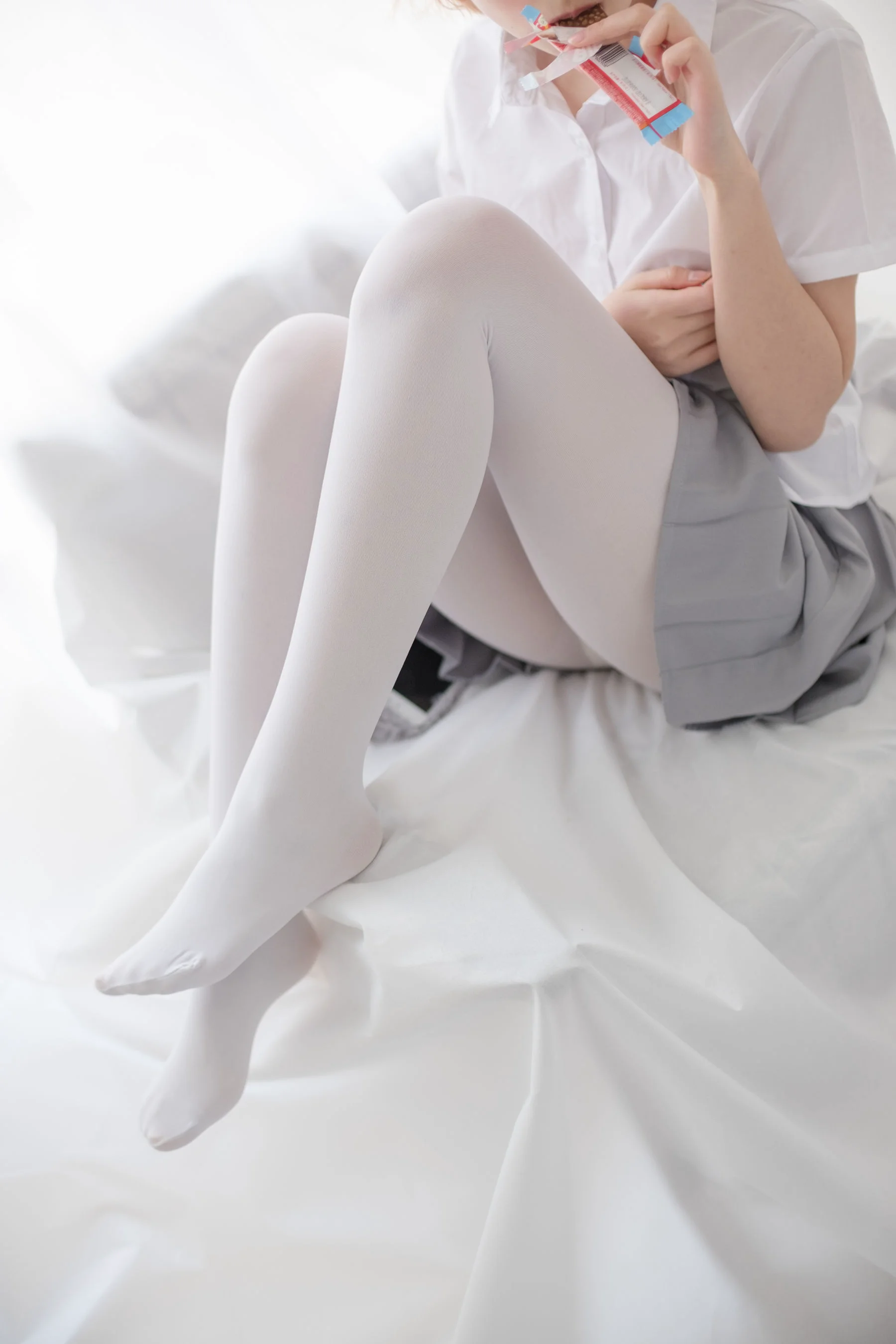 《白丝学妹休憩空间》 [森萝财团] R15-045 写真集 - 爱照片