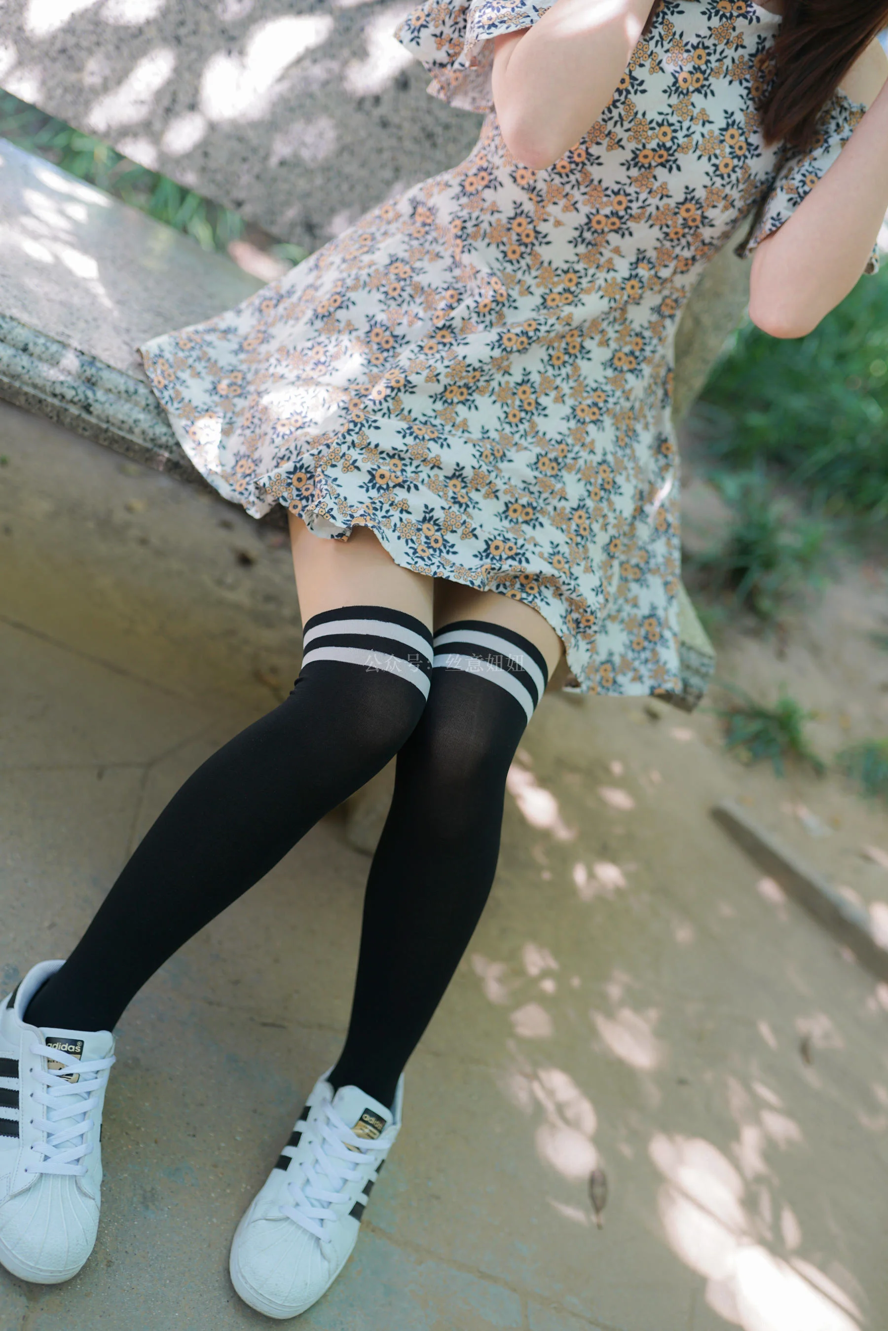 玲玲 《回忆里的那个人》 [丝意SIEE] 写真集 - 爱照片
