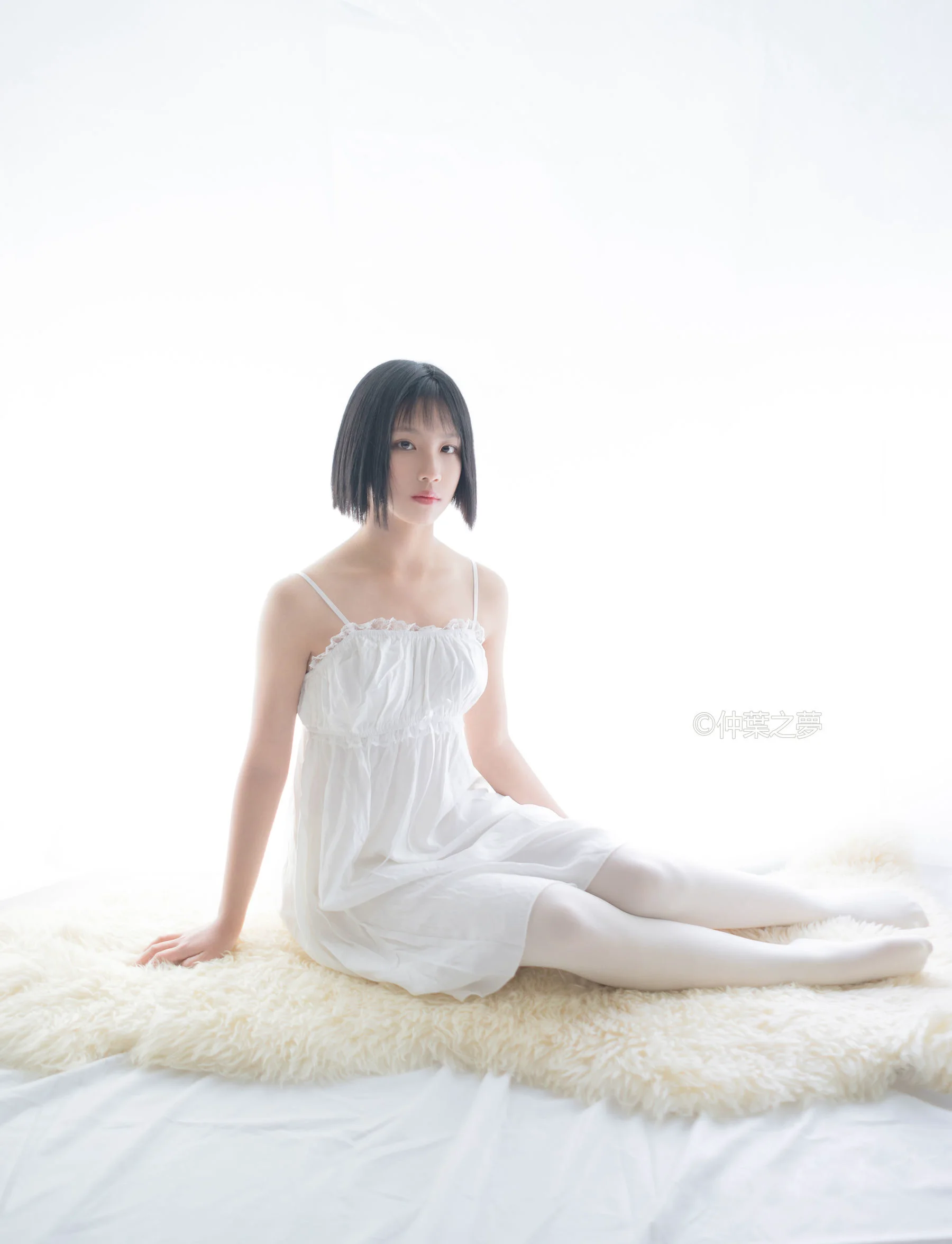 《清纯白吊带裙》 [轻兰映画] Grand.001 写真集 - 爱照片