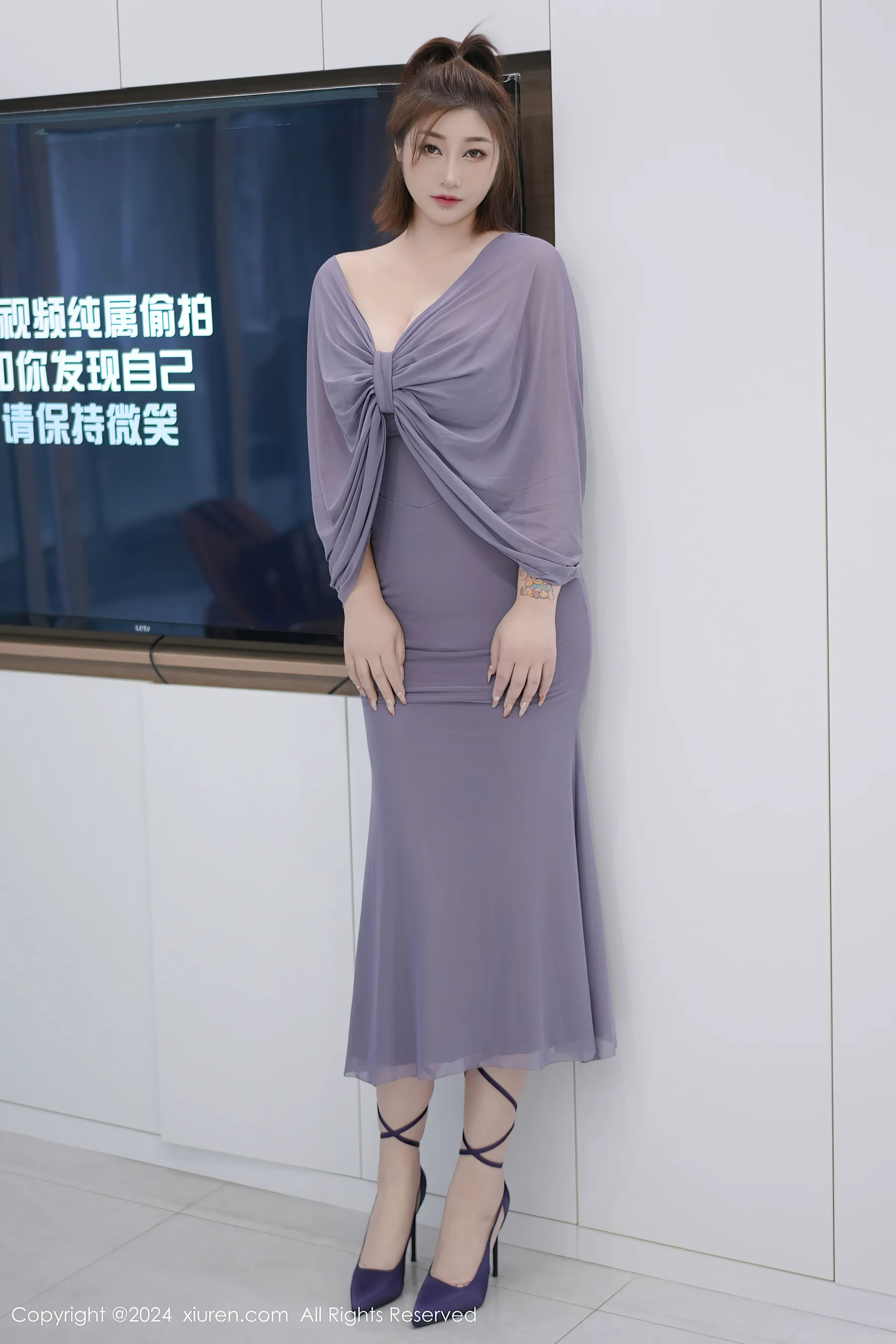 [XiuRen秀人网] No.9525 妲己_Toxic 美臀性感 - 爱照片