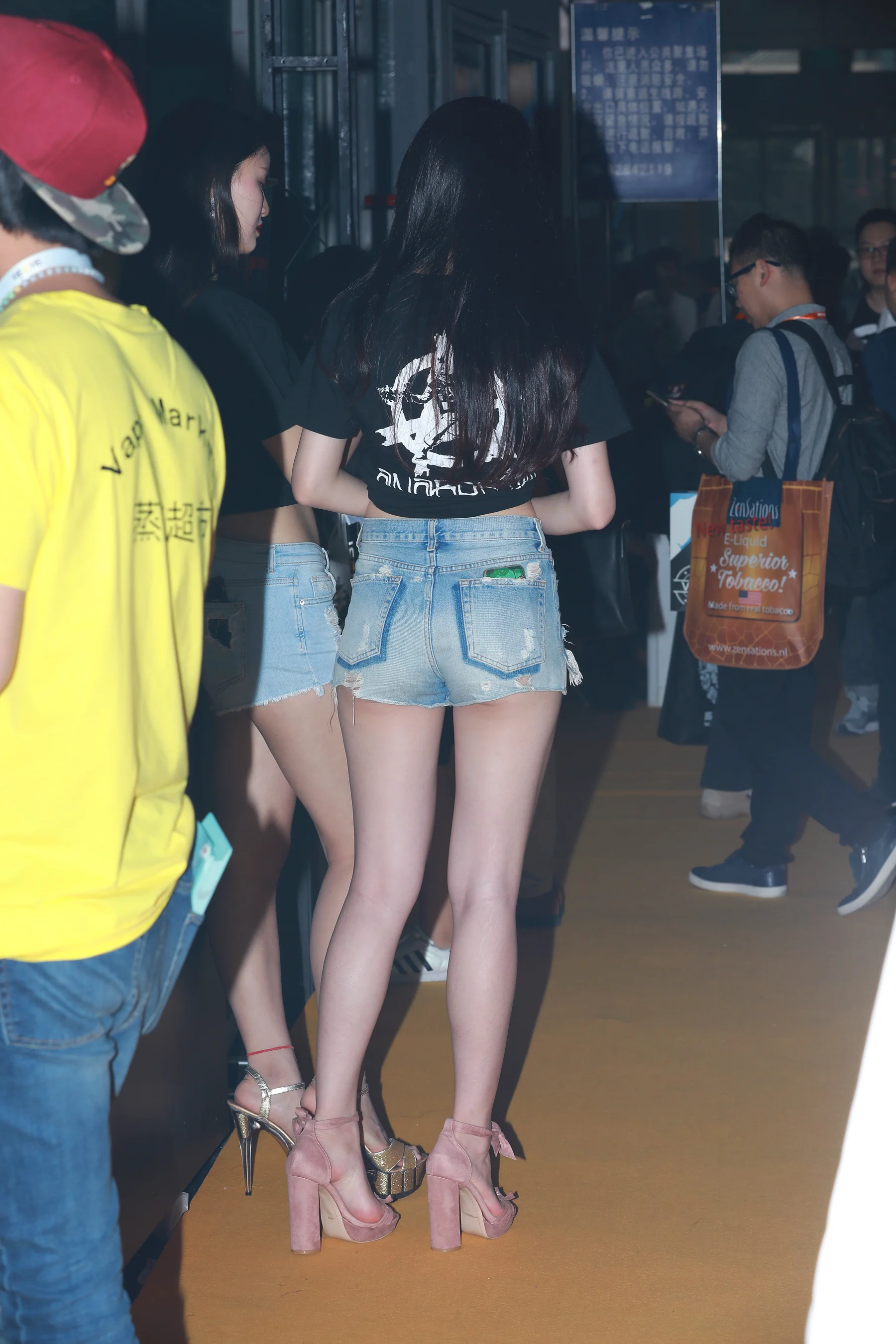 视觉冲击作品 销魂而甜美的大长腿美女 写真+视频 - 爱照片