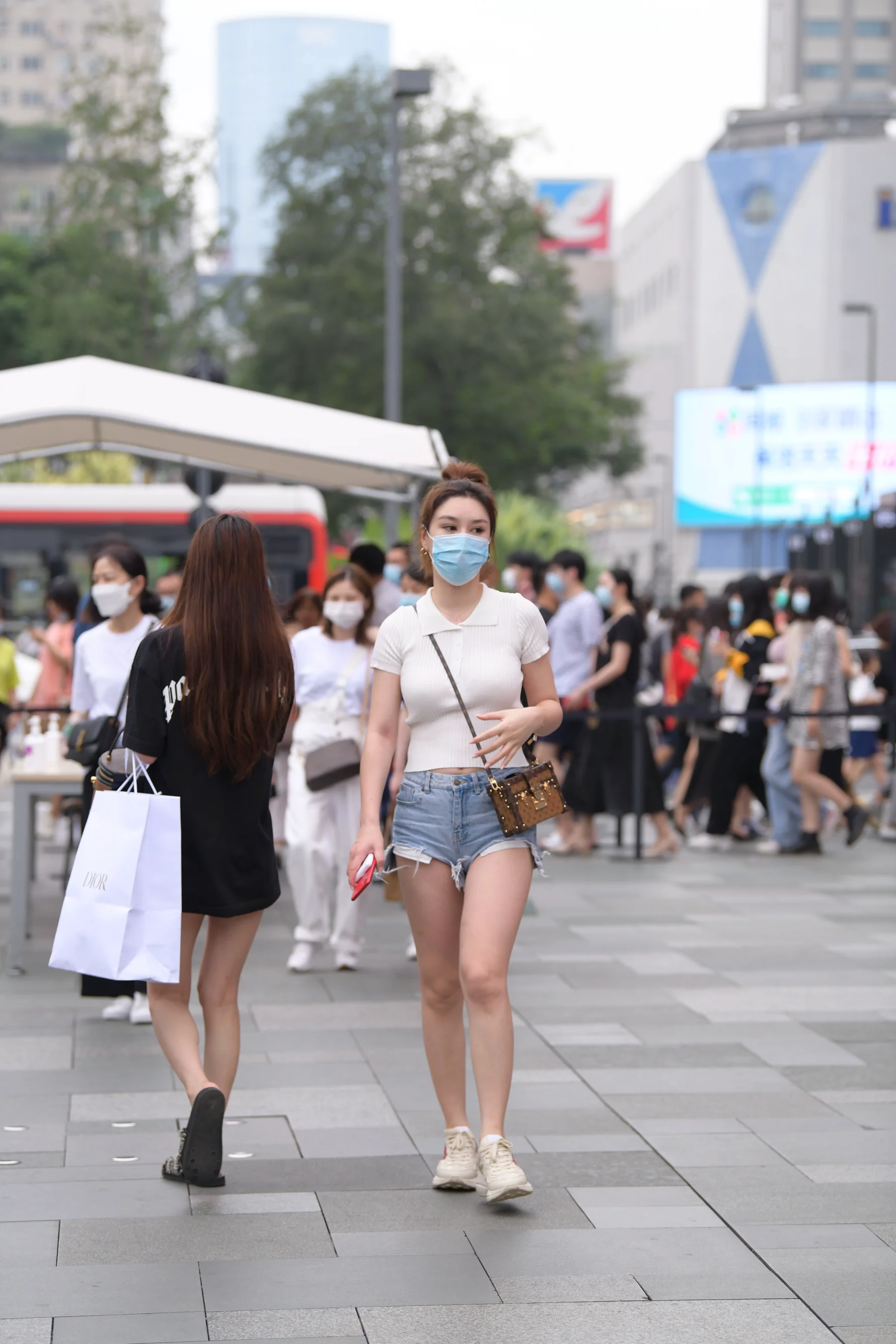 视觉冲击作品 天生爱拍热裤美女 写真 - 爱照片