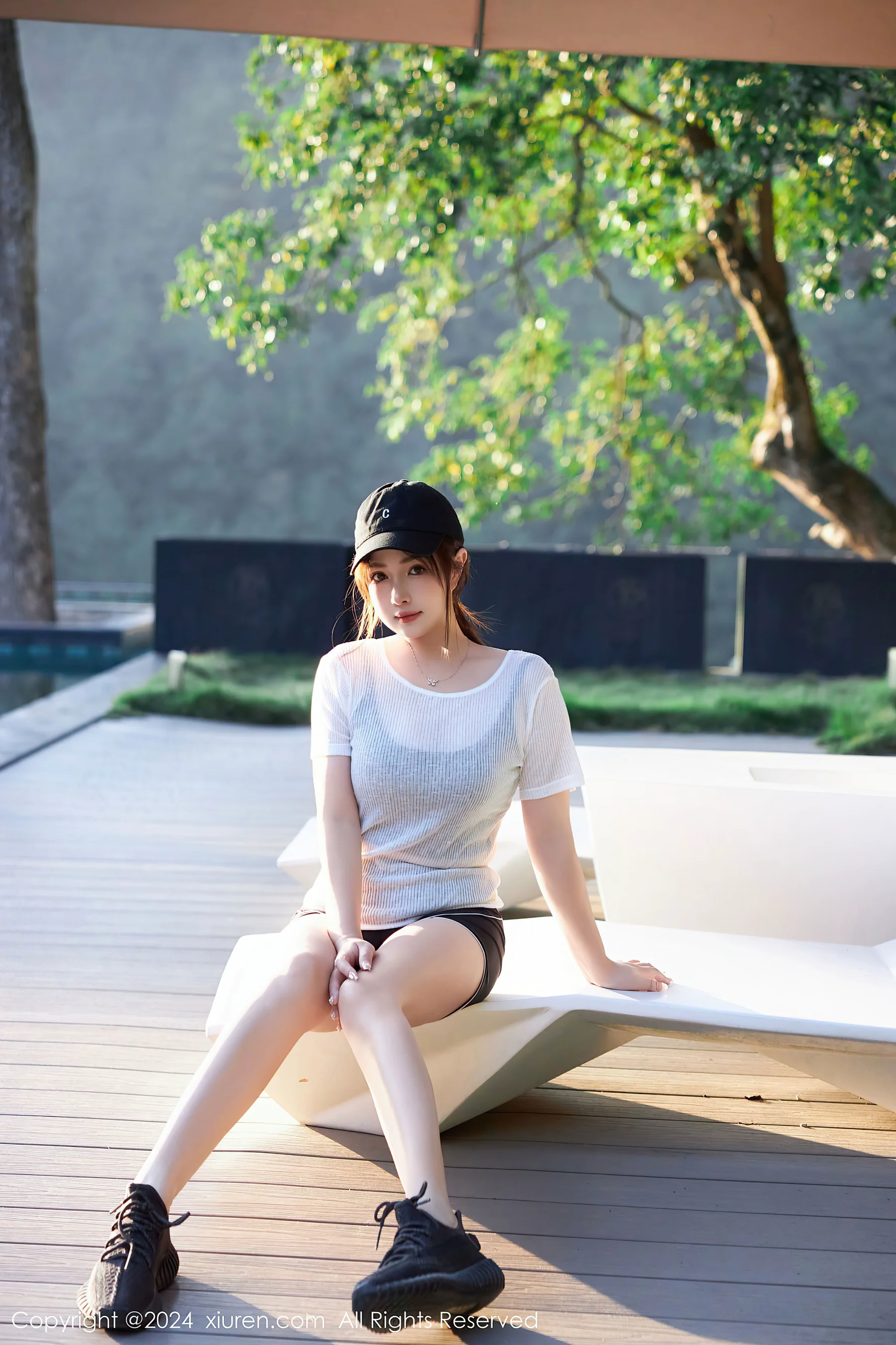 [XiuRen秀人网] No.9549 养乐多Doll 成熟美臀 - 爱照片