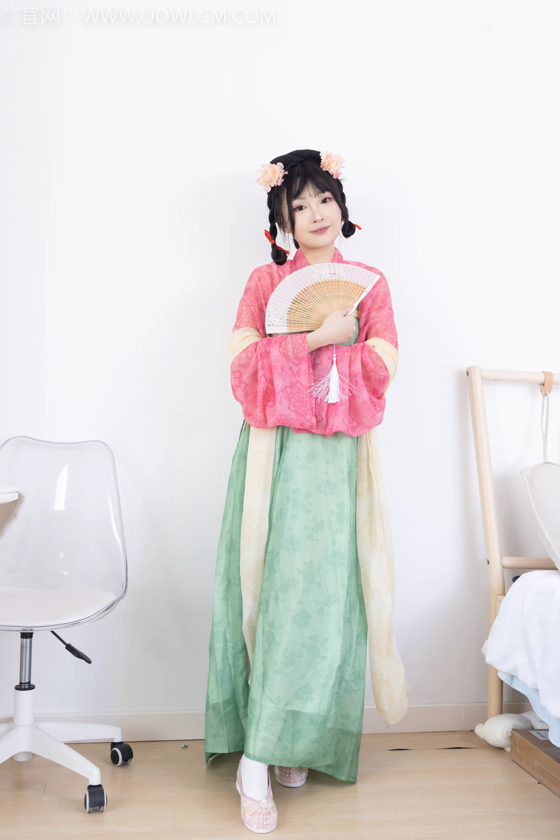 物恋传媒 NO.2297 嘟嘟-布鞋、白棉袜、古装、半脱袜子剧情 - 爱照片