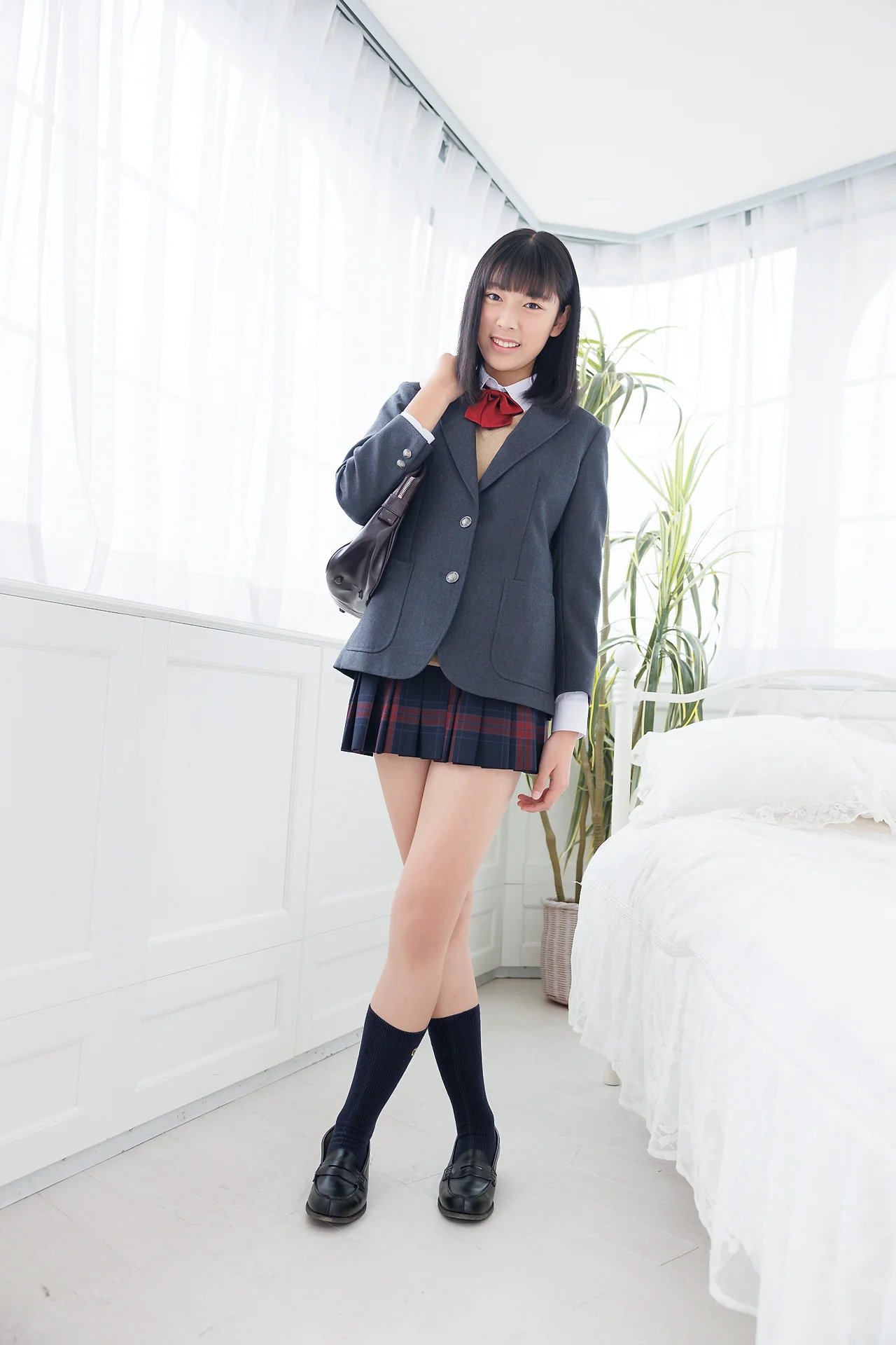 [Minisuka.tv] 2022-01-13 Eyu Hirayama 平山えゆ Regular Gallery 01 - 爱照片