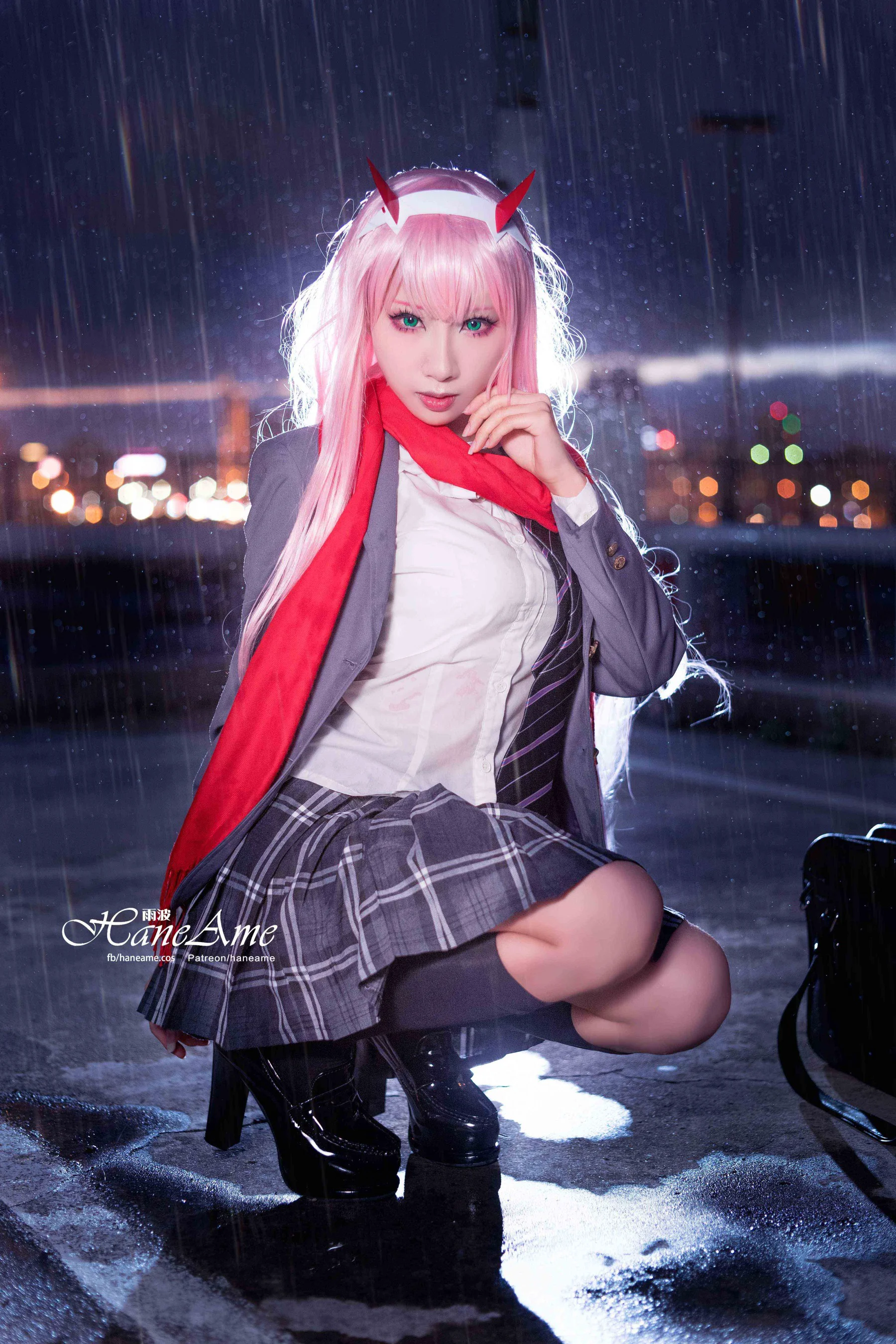 [网红COSER写真] Hane Ame 雨波 – Zero Two 校服JK - 爱照片