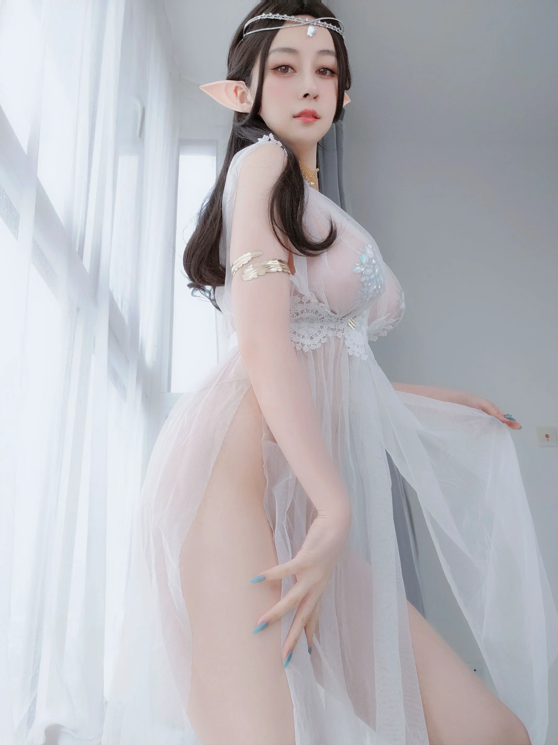 Coser小姐姐白银 – 精灵宝石内衣 套图 - 爱照片