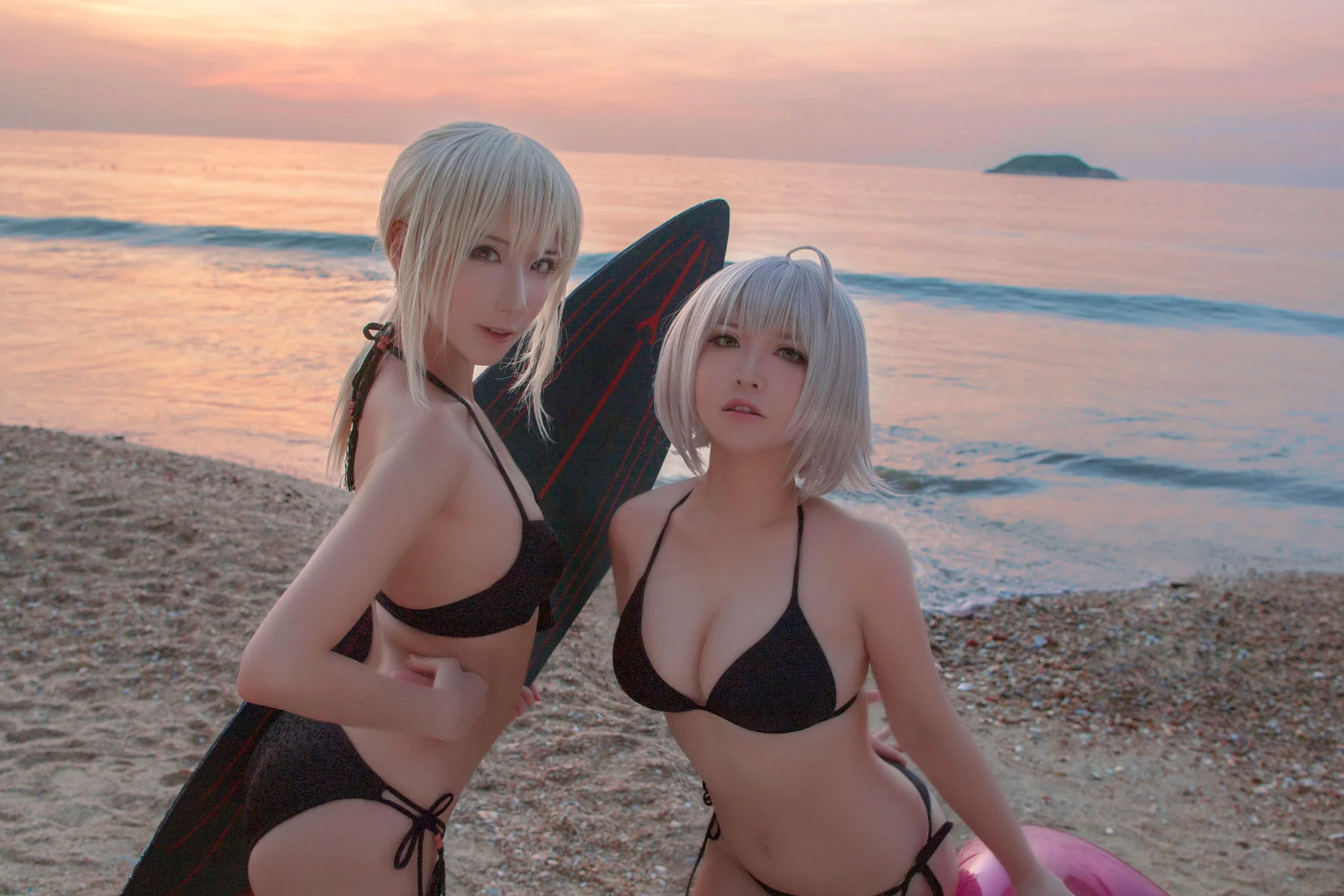 [网红COSER] 半半子&索索sophia – 海边泳装 - 爱照片