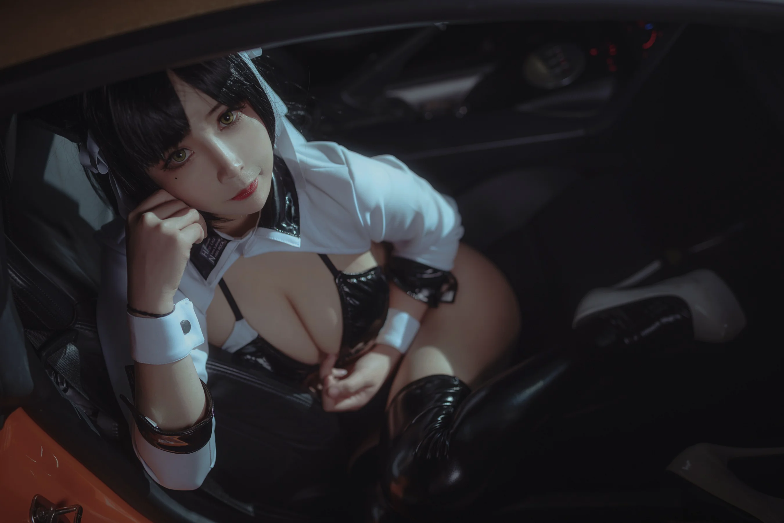 抱走莫子aa – 车女郎 - 爱照片