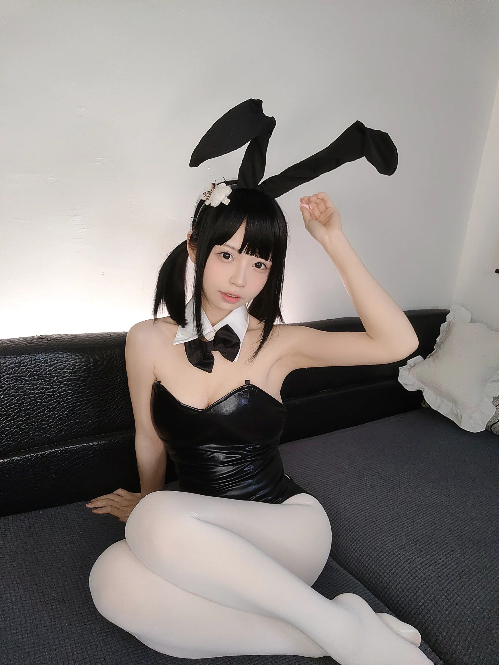 十万珍吱伏特（香川澪） – 白丝兔女郎 - 爱照片