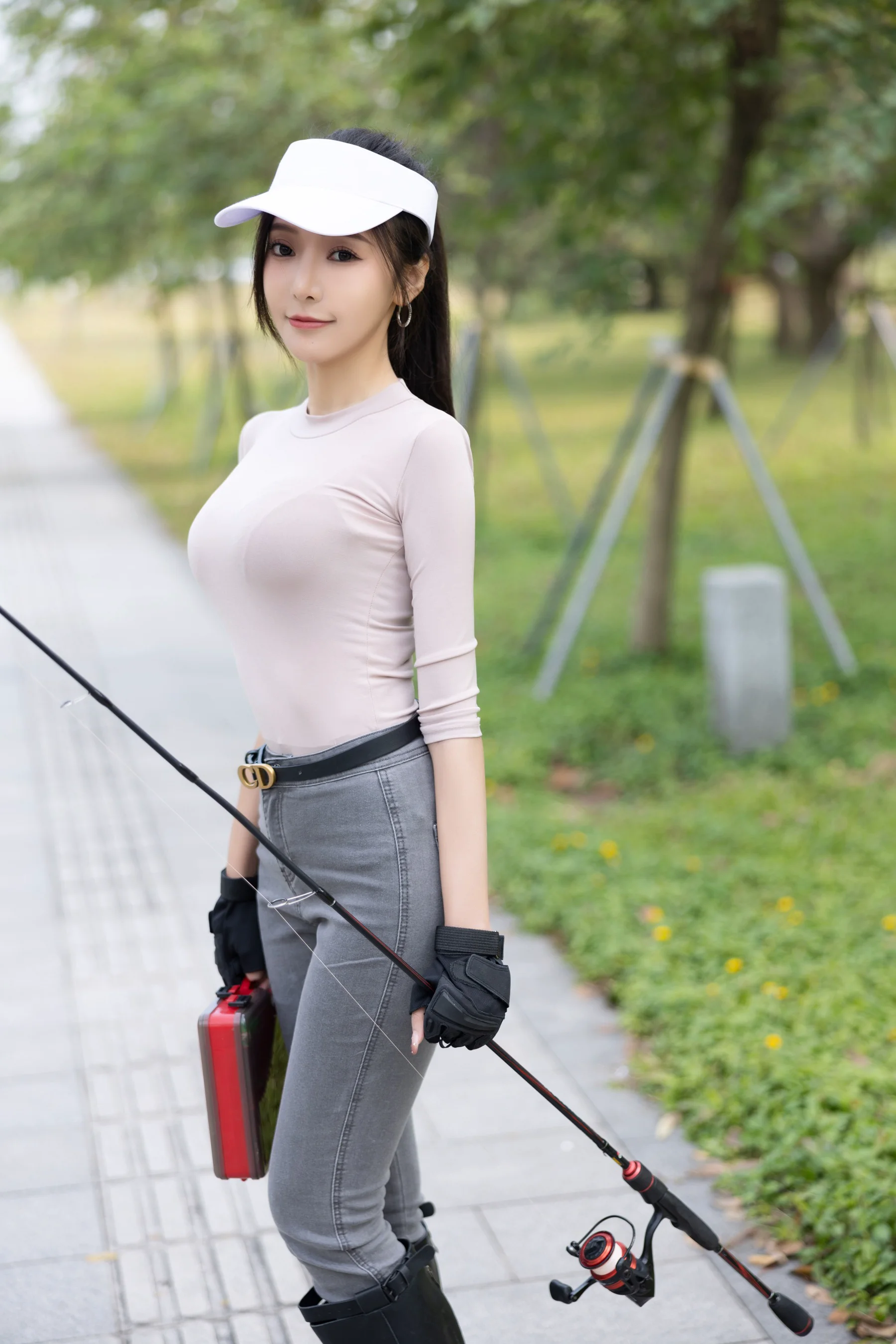 王馨瑶 – 内购无水印 钓鱼灰色紧身牛仔裤 - 爱照片