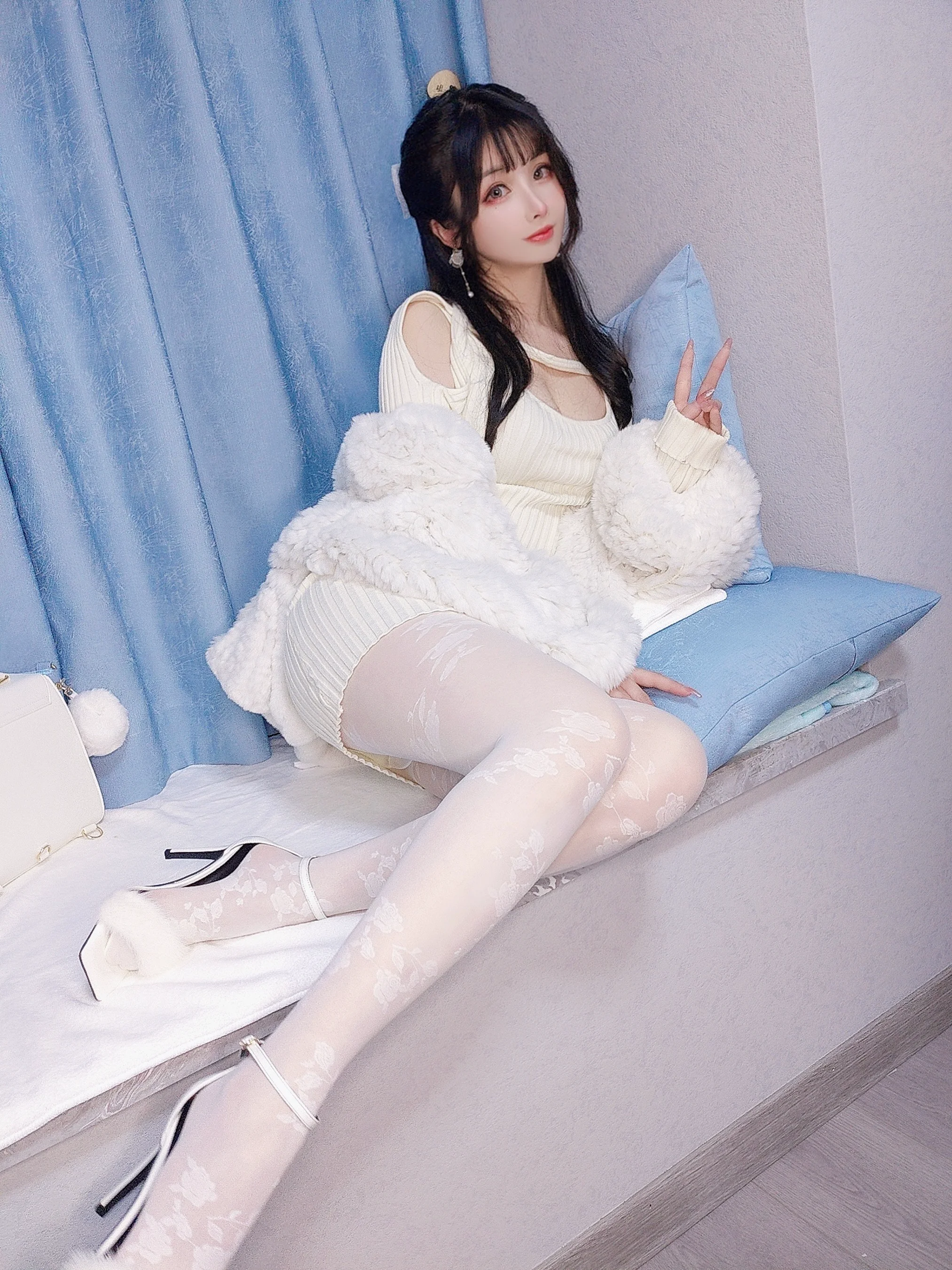 知名动漫Coser@rioko凉凉子 元宵节特辑 - 爱照片