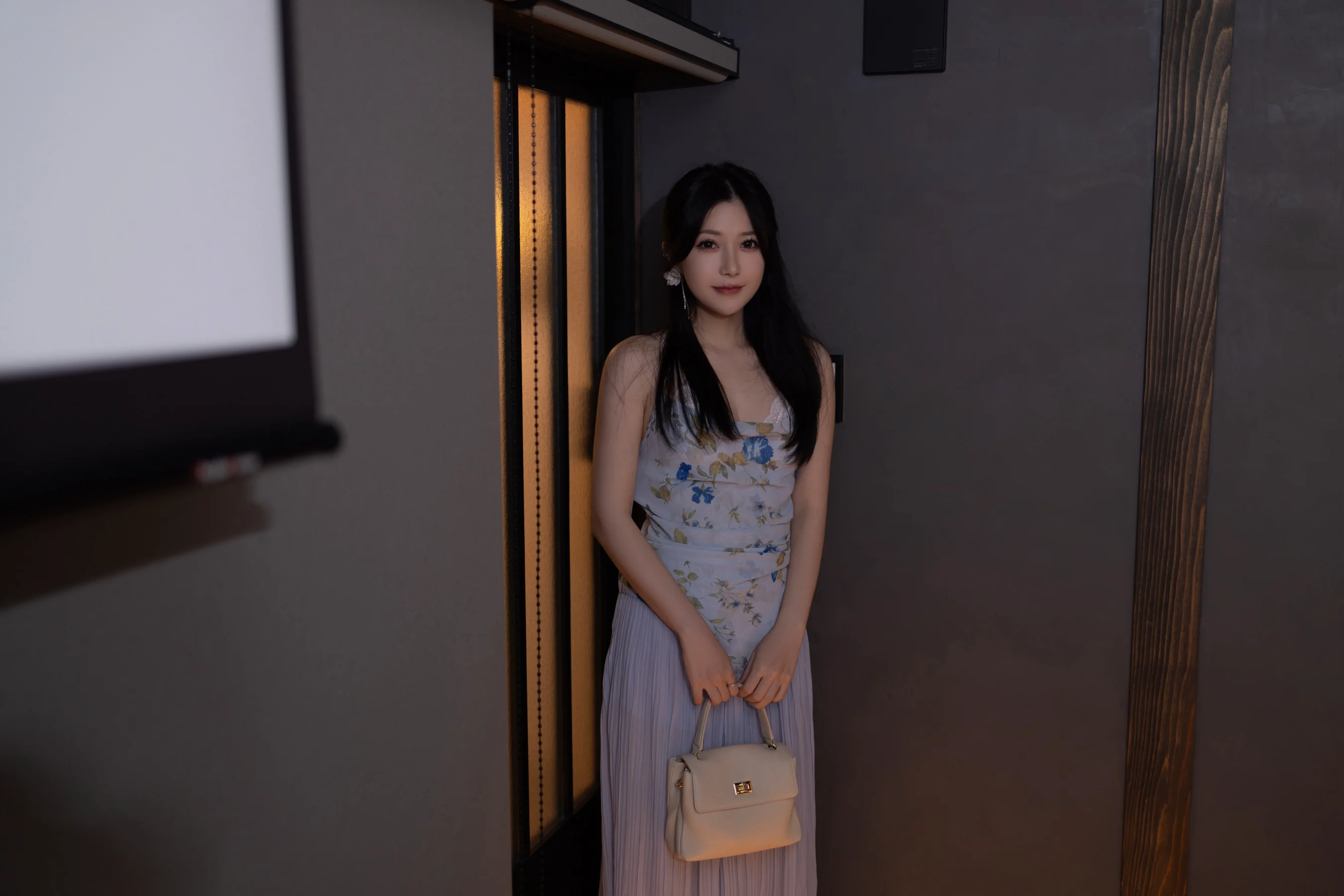 鱼子酱Fish – 内购无水印 她的体香 - 爱照片