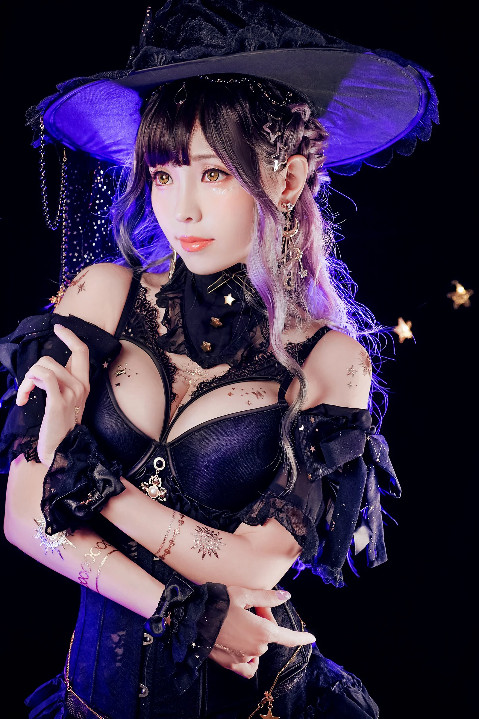 ElyEE子 – Astrology Witch - 爱照片