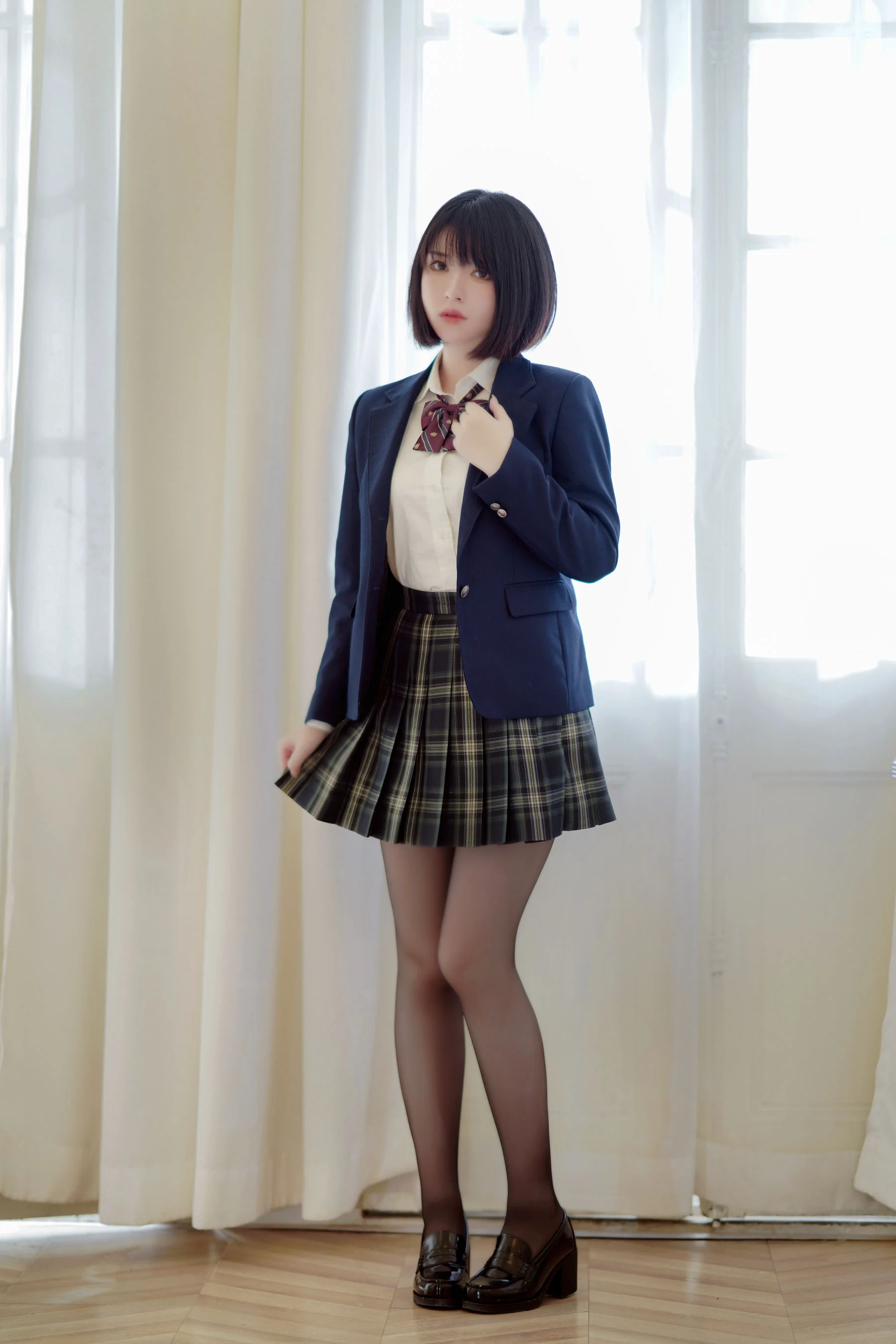 [网红COSER写真] 半半子 – 彼女の制服姿が好き - 爱照片