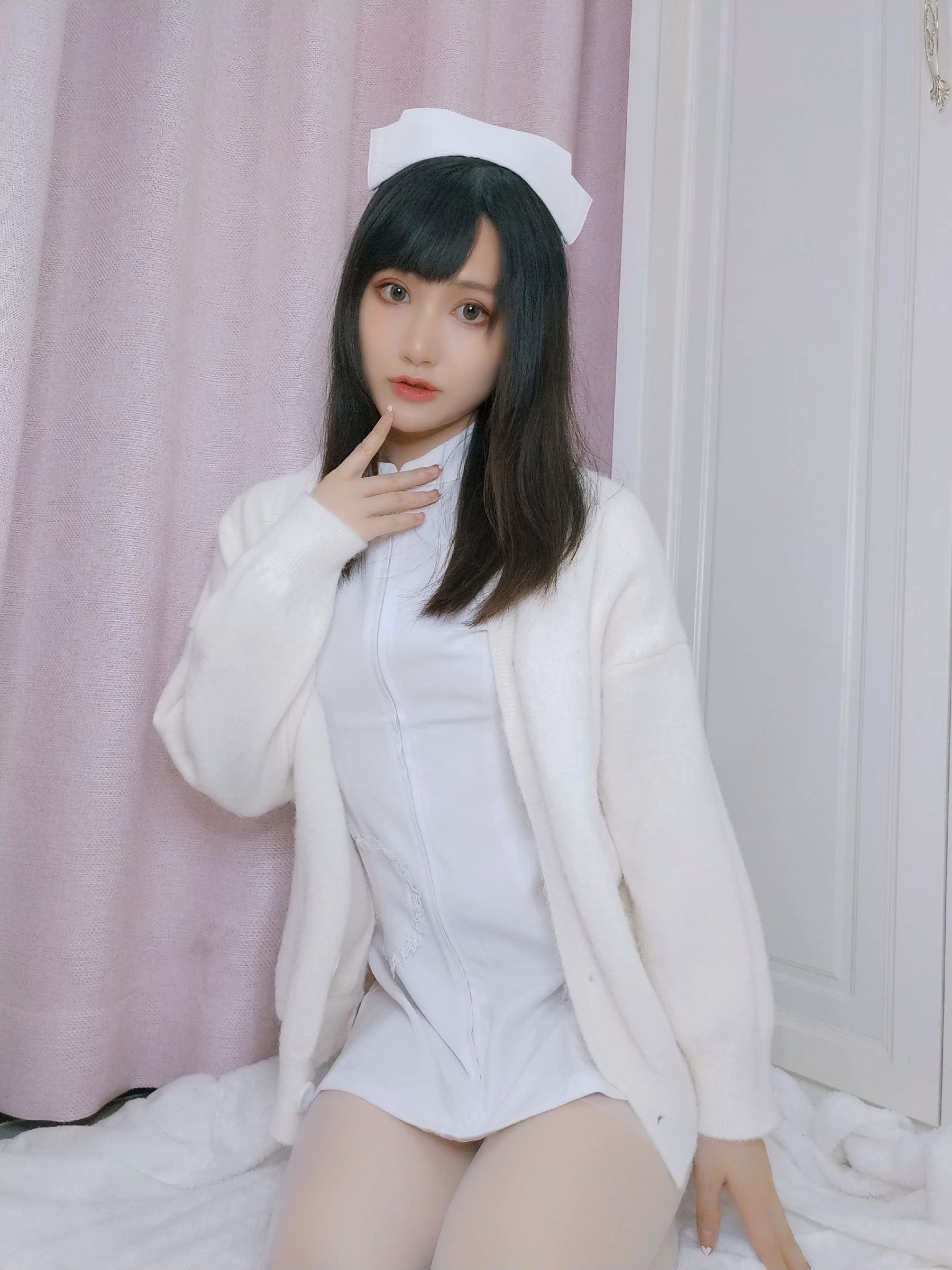 [网红COSER写真] 木之本果 – 看护妇 套图 - 爱照片