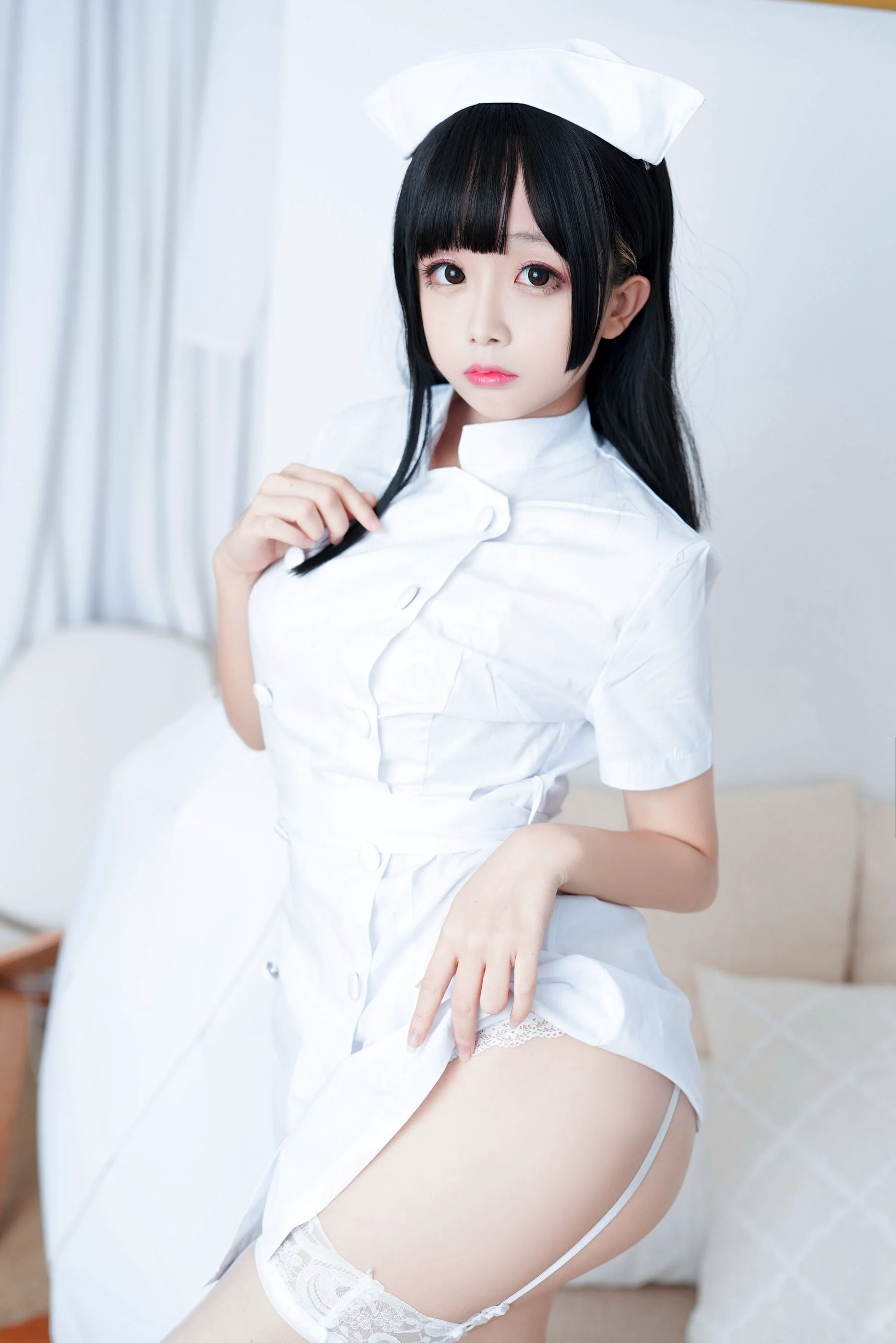 [COS福利] 日奈娇 – 纯白护士 - 爱照片