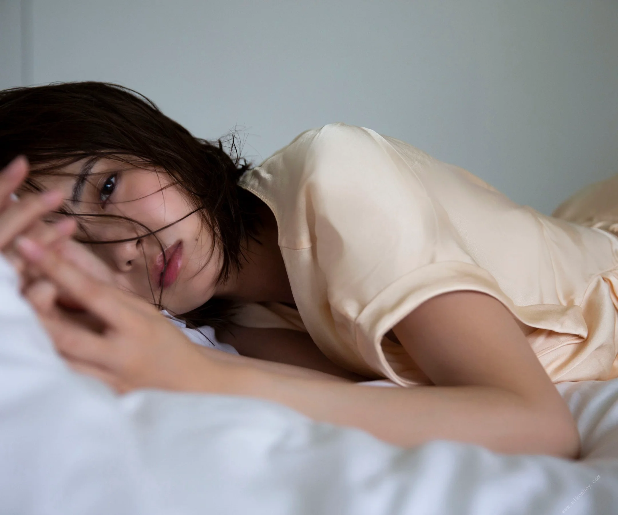 新條由芽写真集「ダークサイド」 週プレ PHOTO BOOK - 爱照片