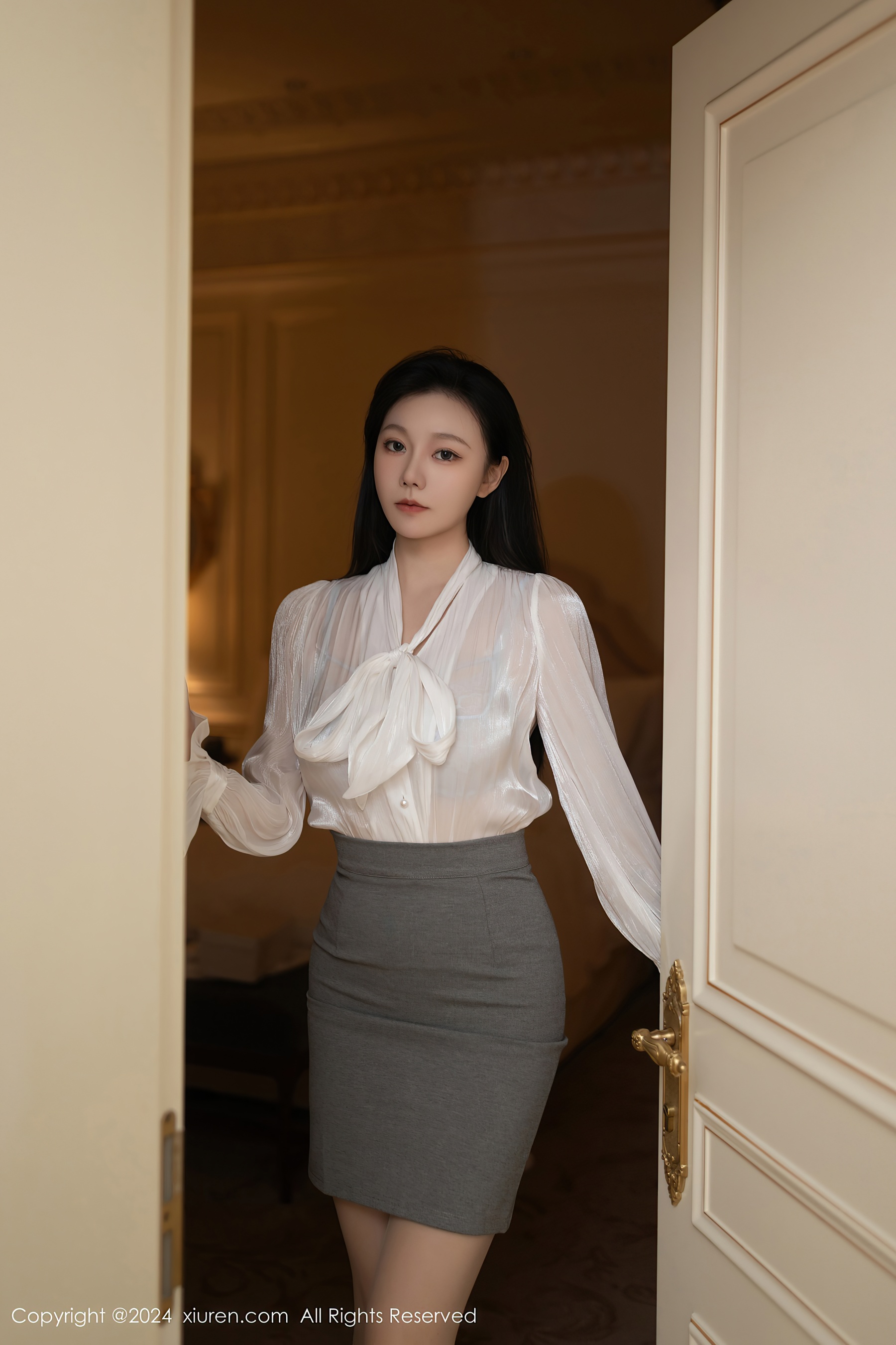 [XiuRen秀人网] No.9613 安然anran 丝袜美腿 - 爱照片