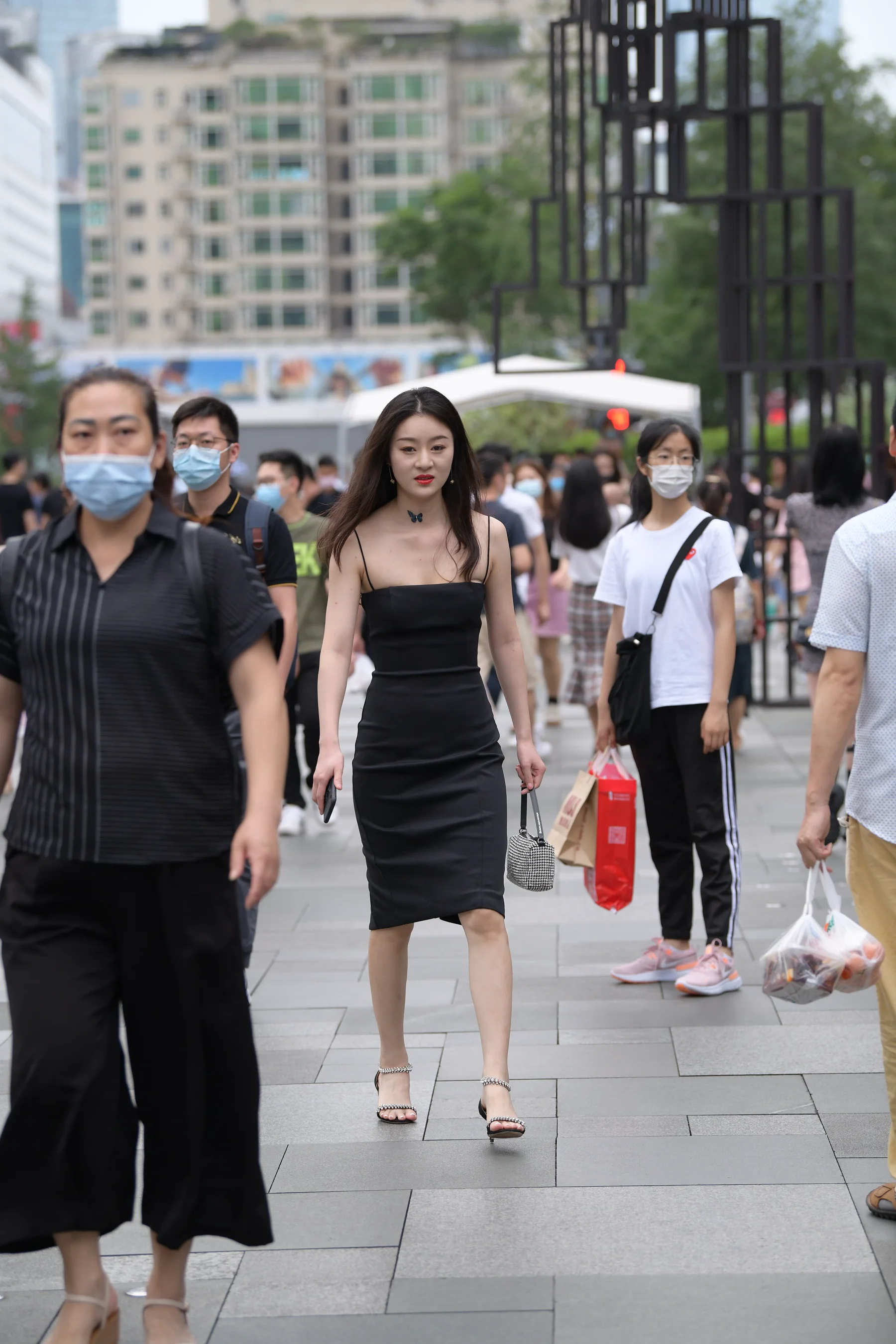 视觉冲击作品 黑色吊带裙美女 写真 - 爱照片