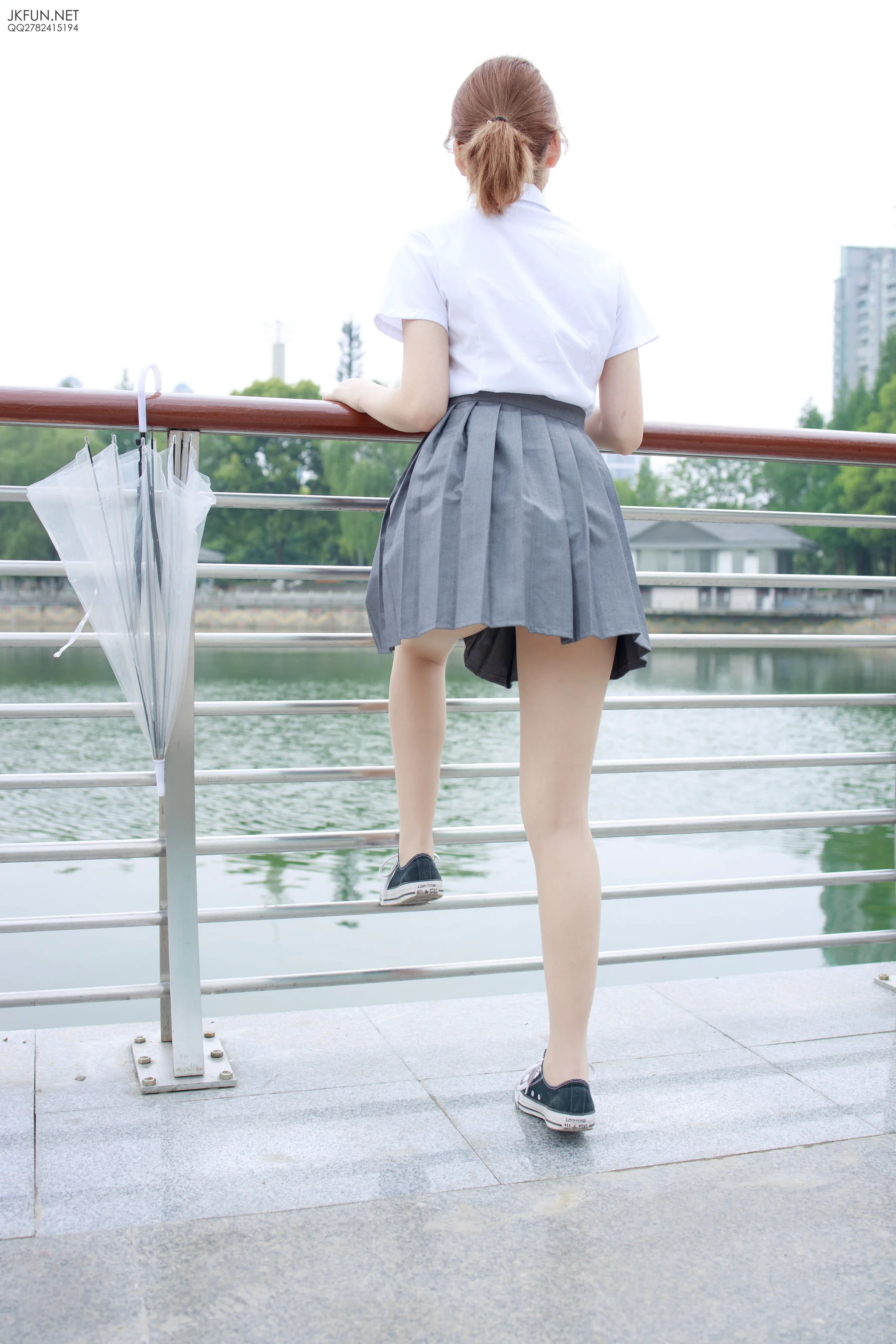 卉子《10D肉丝》 [森萝财团] JKFUN-005 写真集 - 爱照片