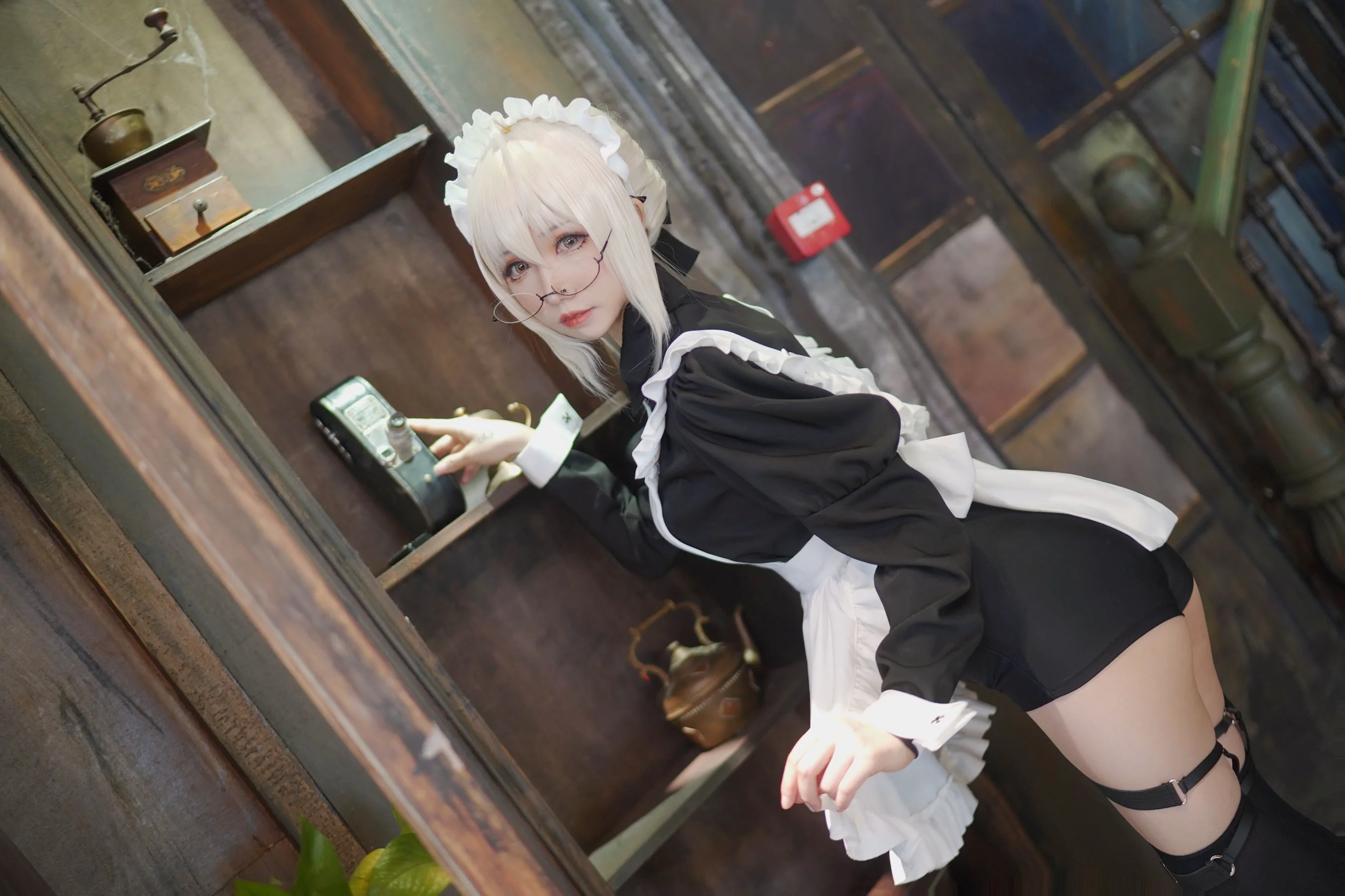 [网红COSER] Coser衣衣 – X・Alter 写真集 - 爱照片