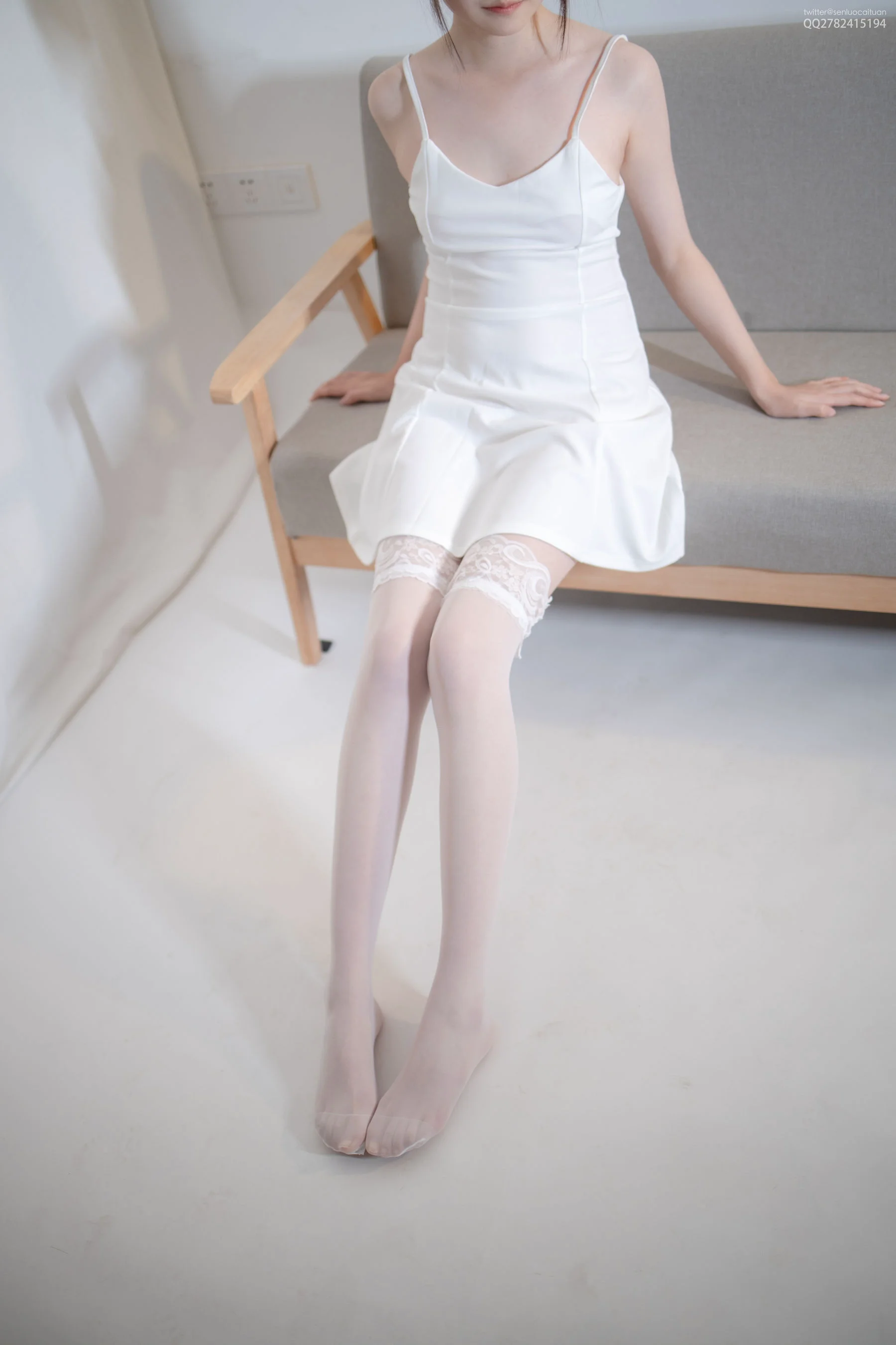 Aika《蕾丝薄高筒白丝》 [森萝财团] JKFUN-046 写真集 - 爱照片