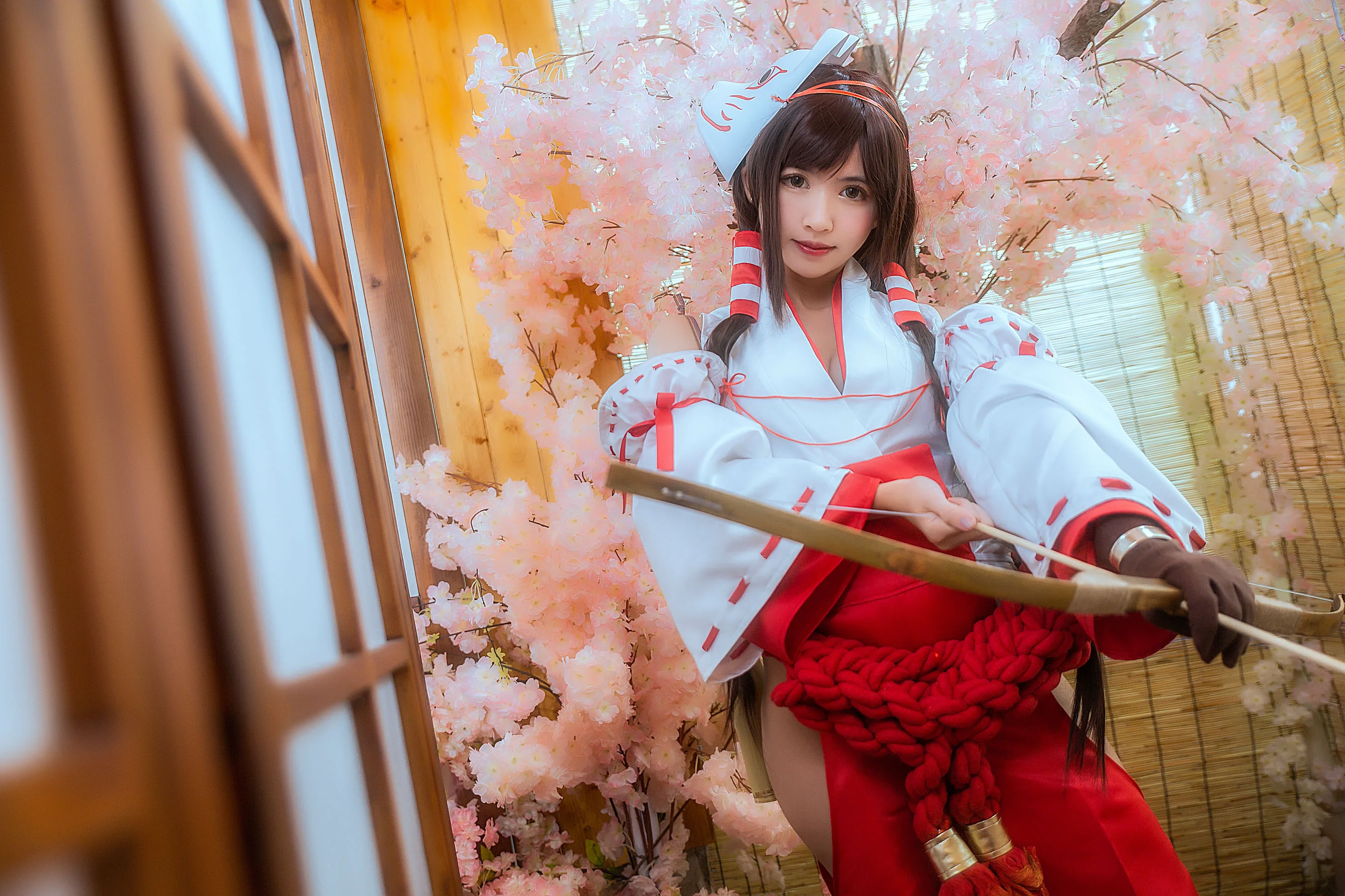 鳗鱼霏儿 《巫女》 [萝莉COS] 写真集 - 爱照片