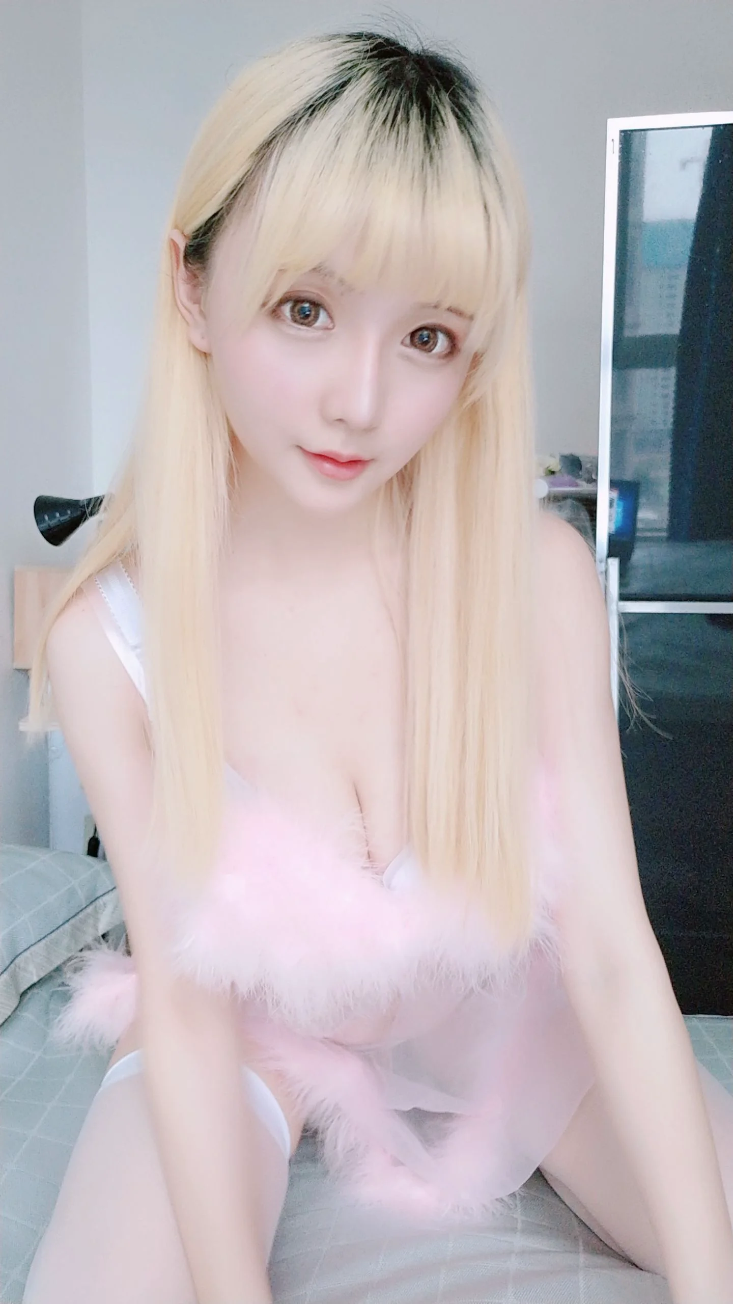 [网红Coser] 星之迟迟 《粉红睡衣》 写真集 - 爱照片