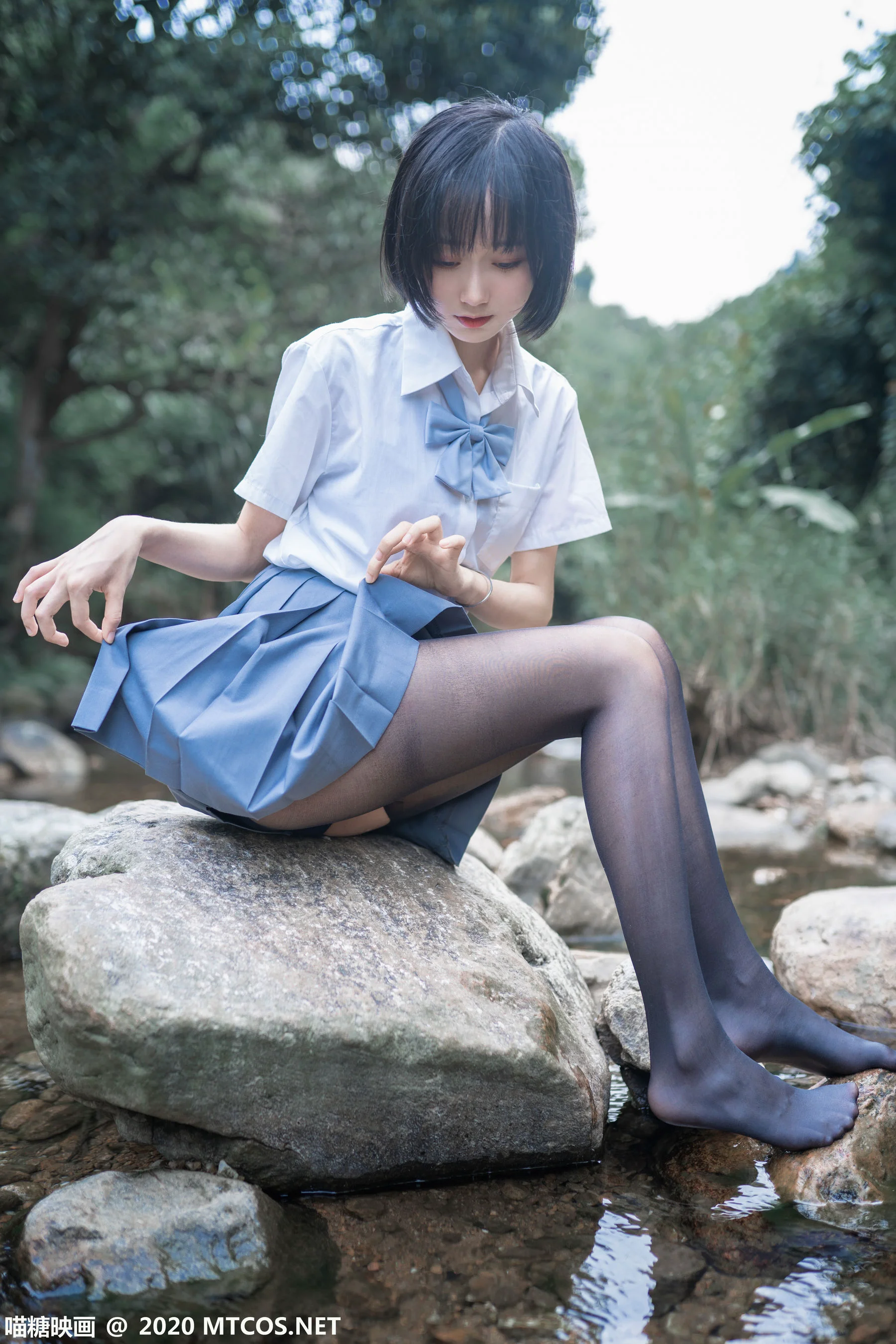 [喵糖映画] JKL.016 《溪边JK制服》 写真集 - 爱照片