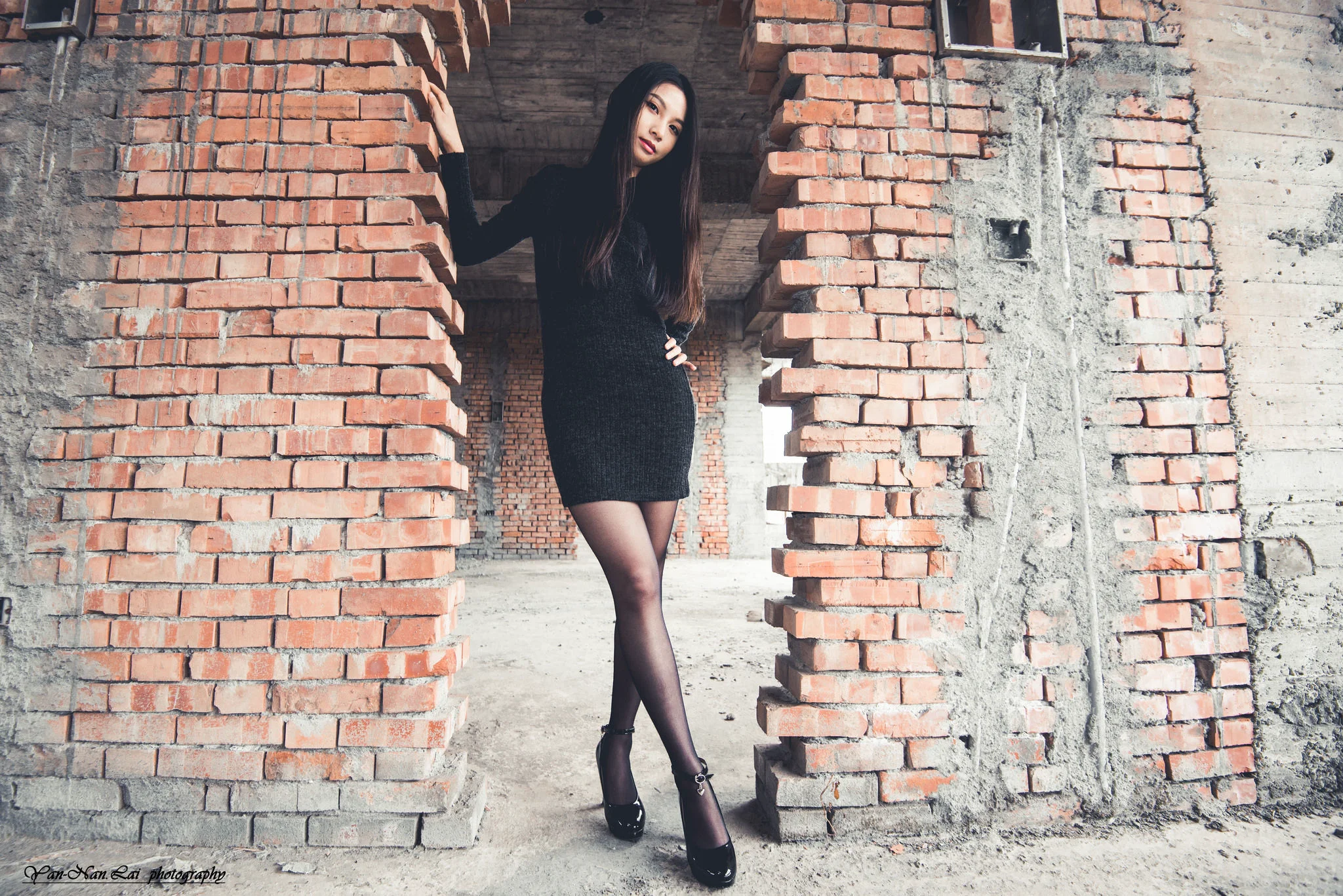 [台湾嫩模] Jenny《黑丝外拍》 写真集 - 爱照片