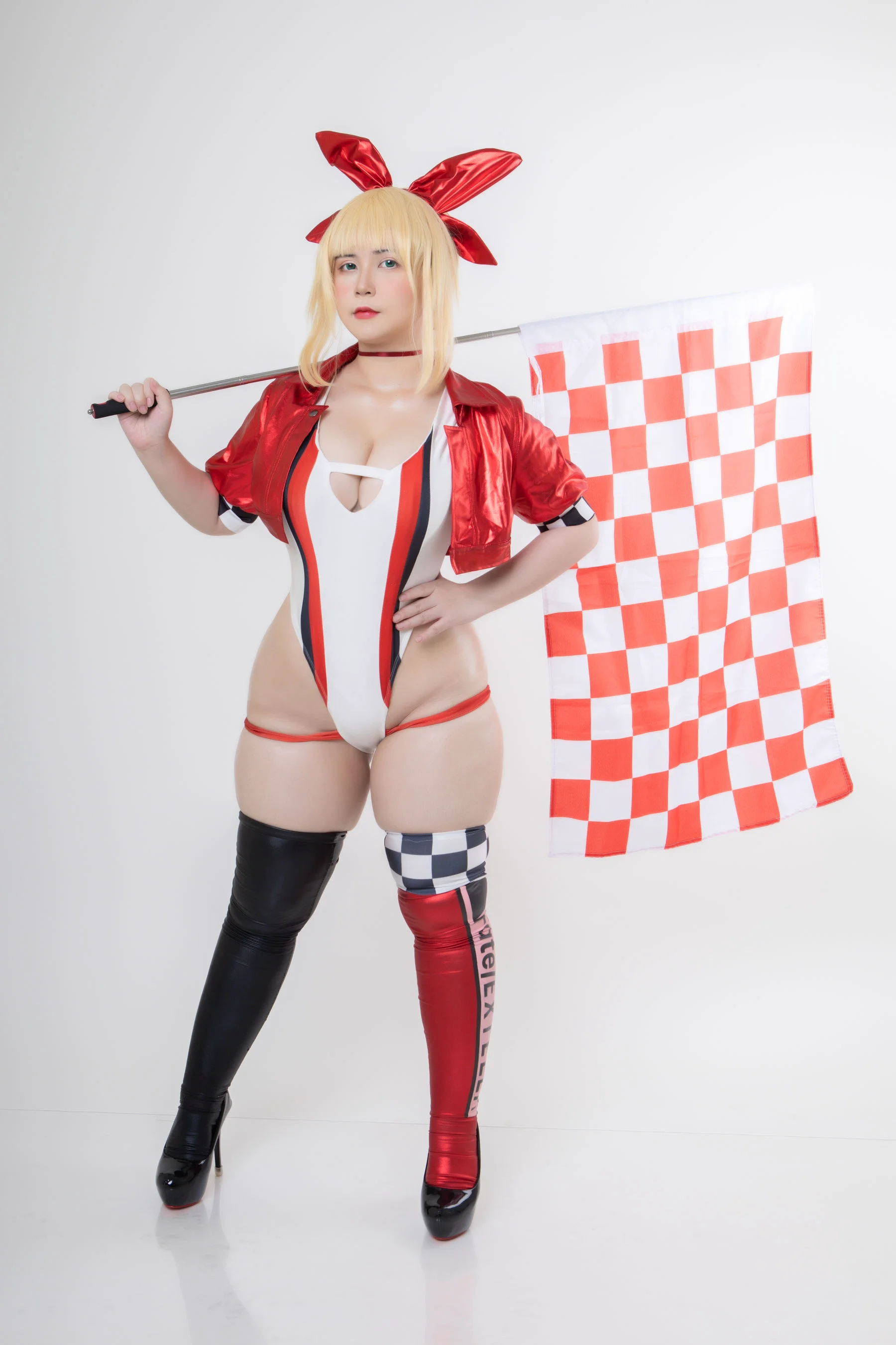 [COS福利] Uy Uy – Nero Racing 写真套图 - 爱照片