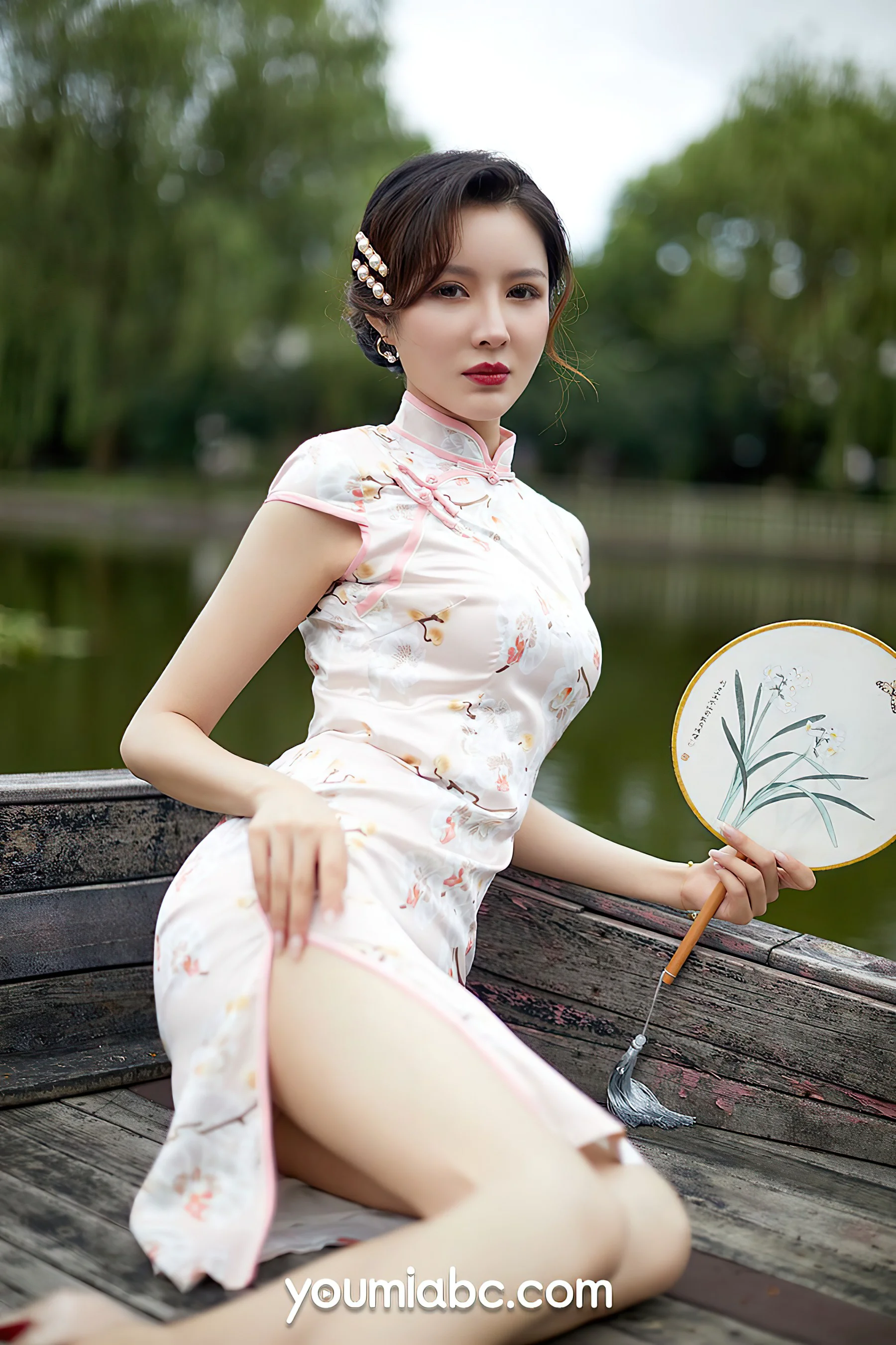 [YouMi尤蜜] 苏州河 黄金宝儿 - 爱照片