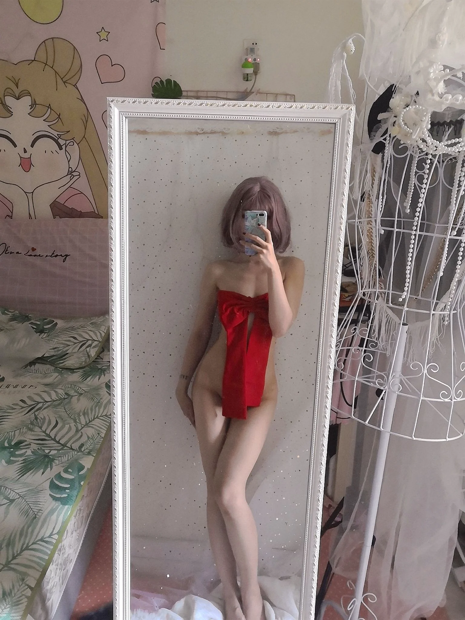 [网红COSER] 钛合金大粑粑 – 礼物 - 爱照片