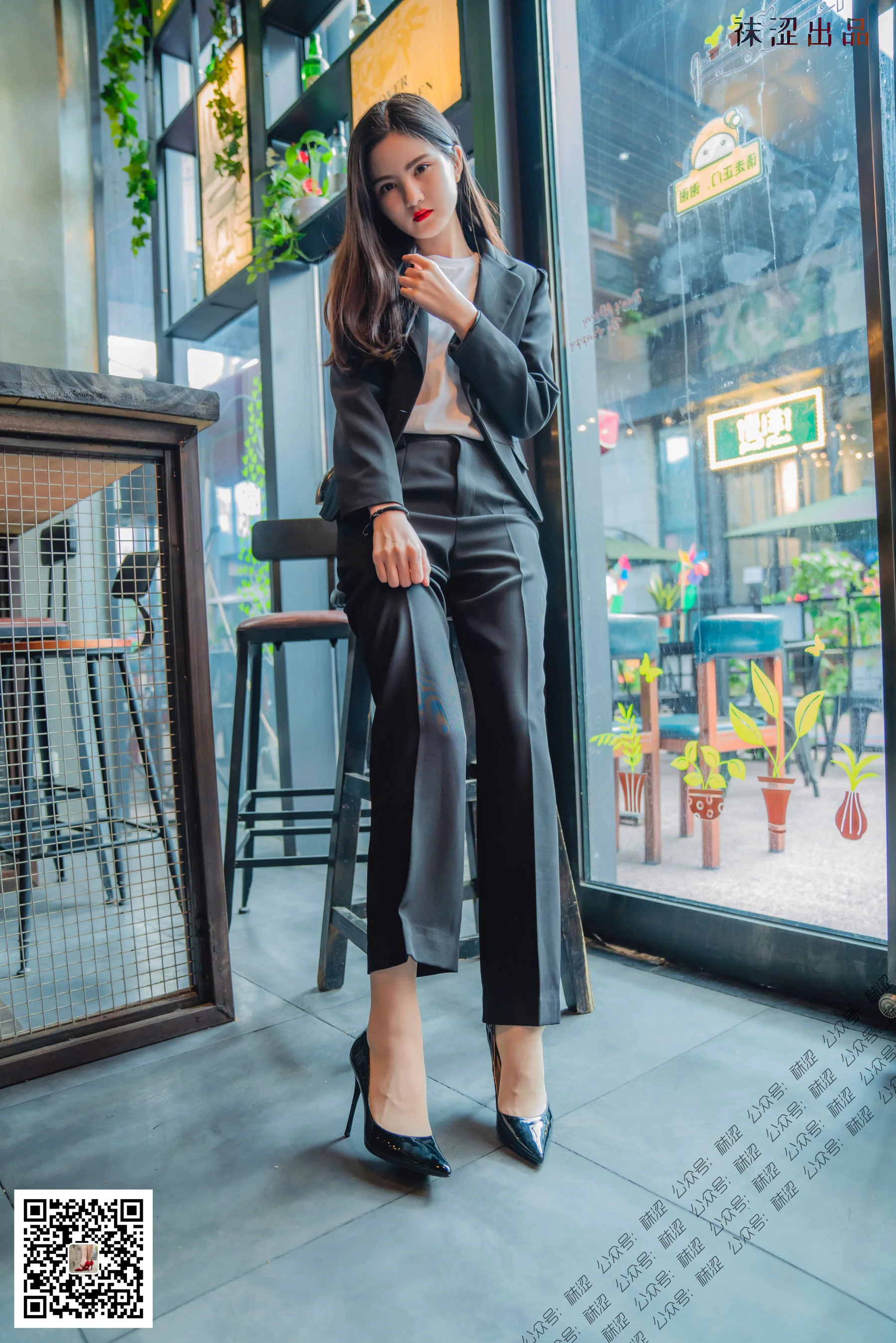 [袜涩] VOL.044 安妮 – 制服库里丝 - 爱照片