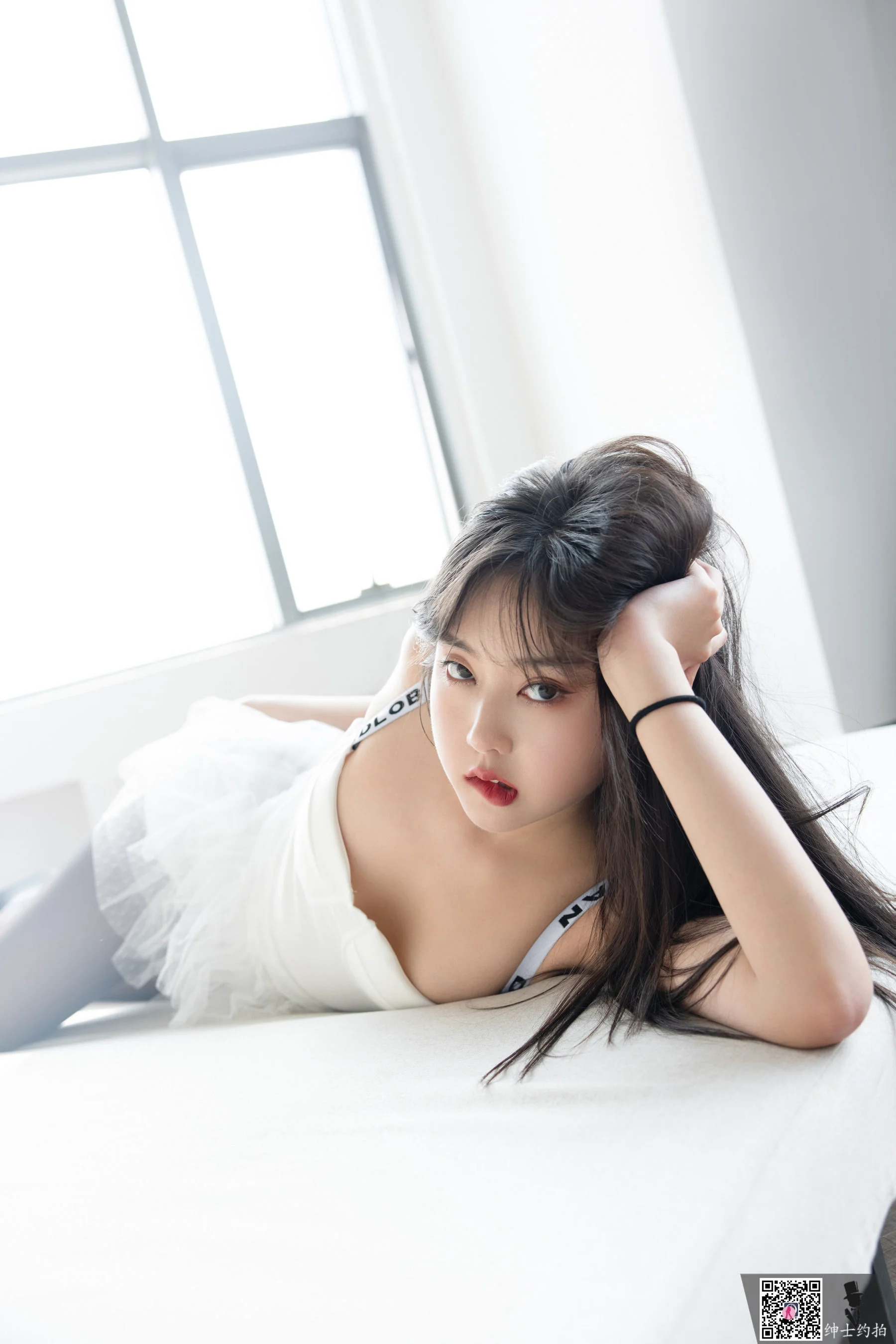[绅士约拍] SS025 美惠子 黑丝美腿写真 - 爱照片