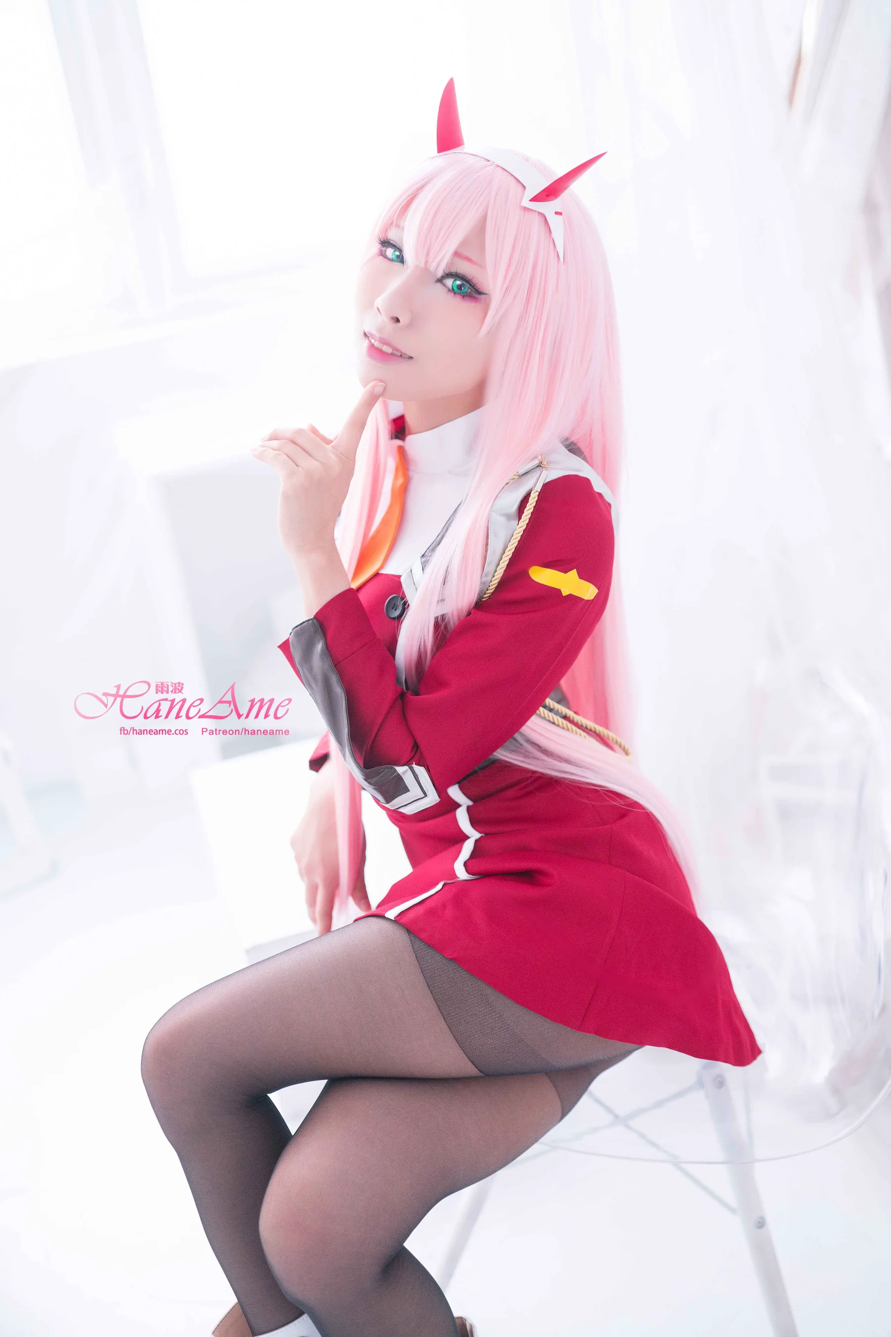 [网红COSER写真] Hane Ame 雨波 – Zero Two 丝袜制服 - 爱照片