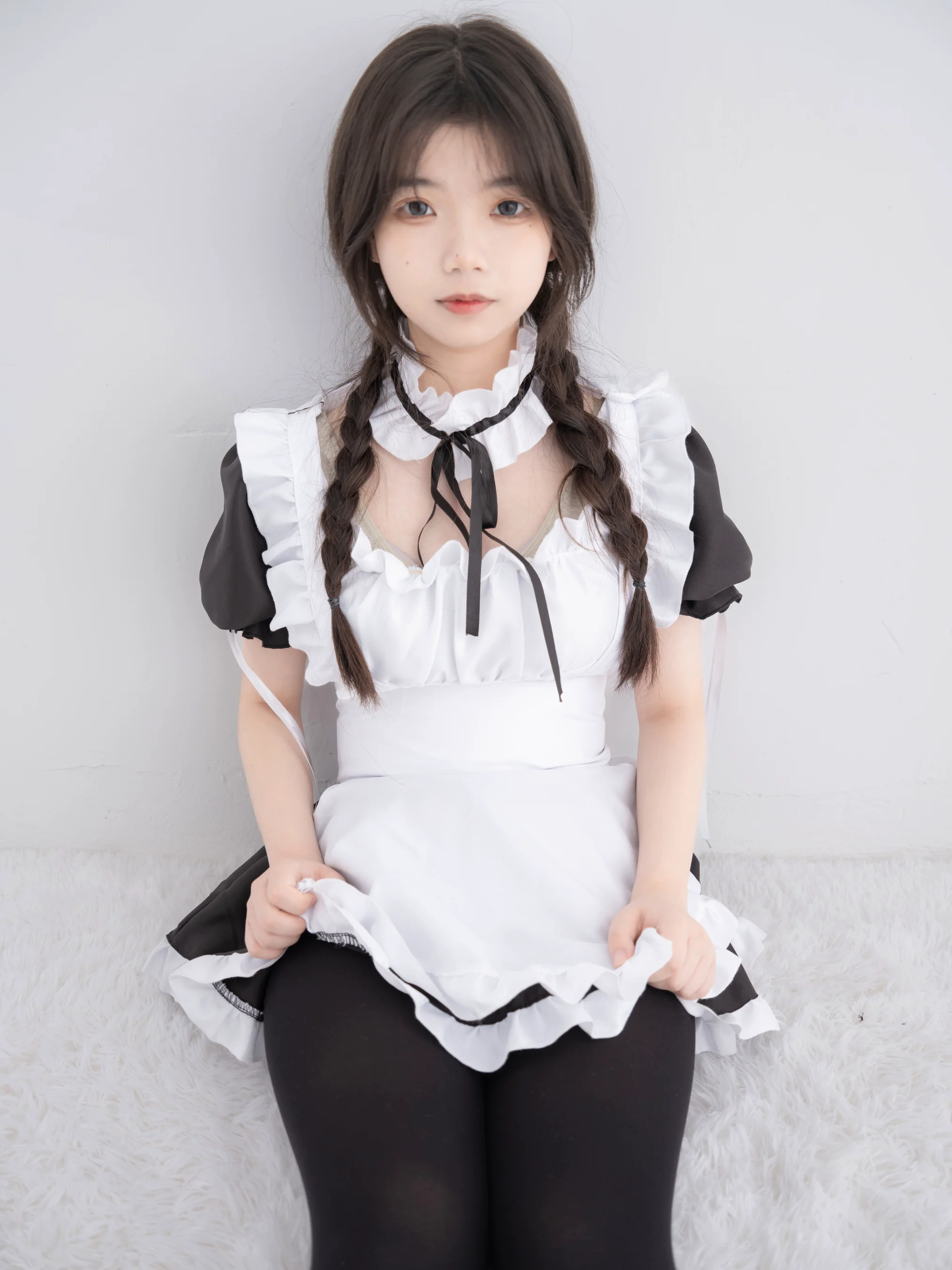 紧急企划 – 内部  奶昔 黑丝女仆 - 爱照片