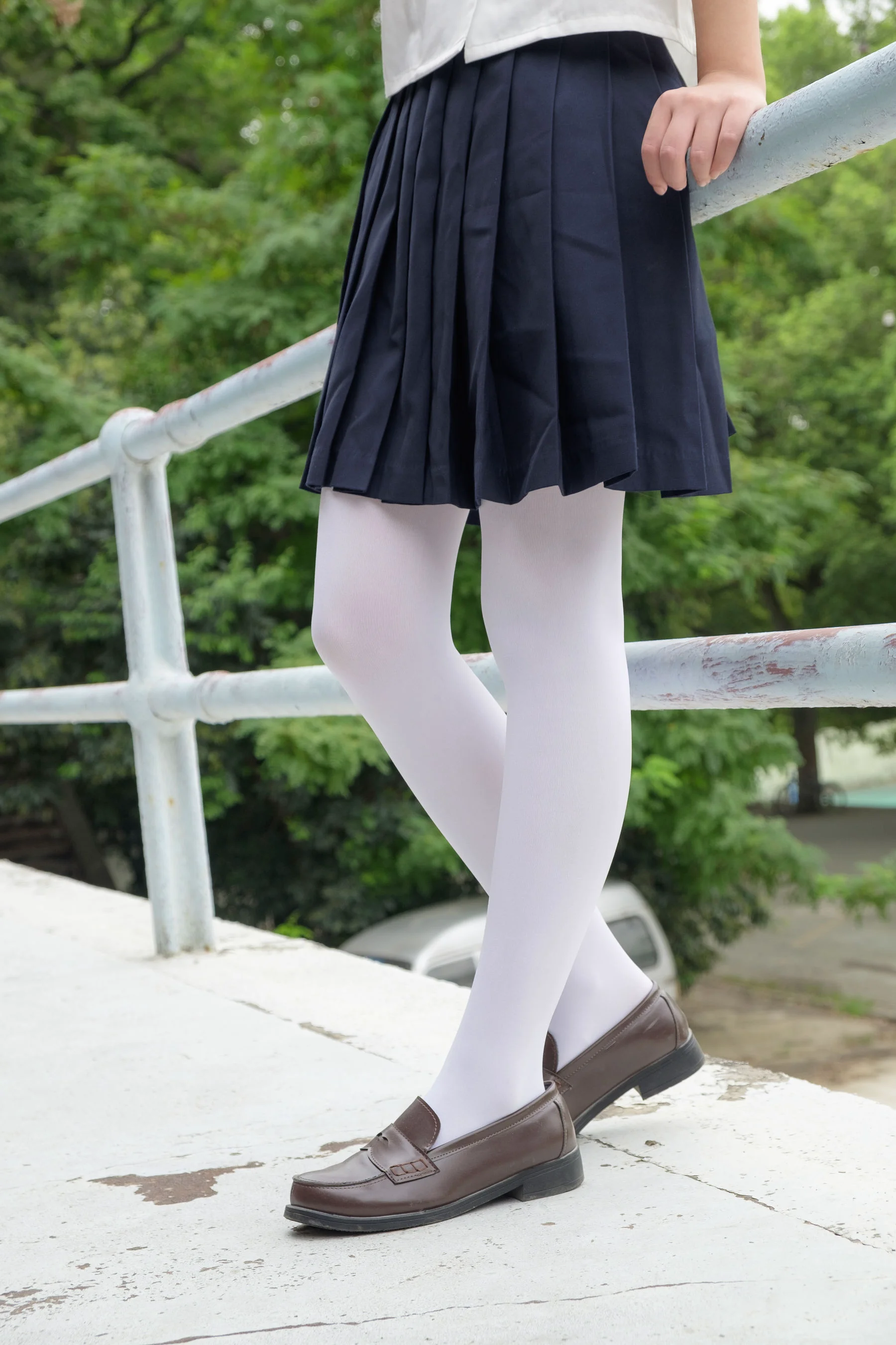 《户外白丝秀》 [森萝财团] R15-034 写真集 - 爱照片