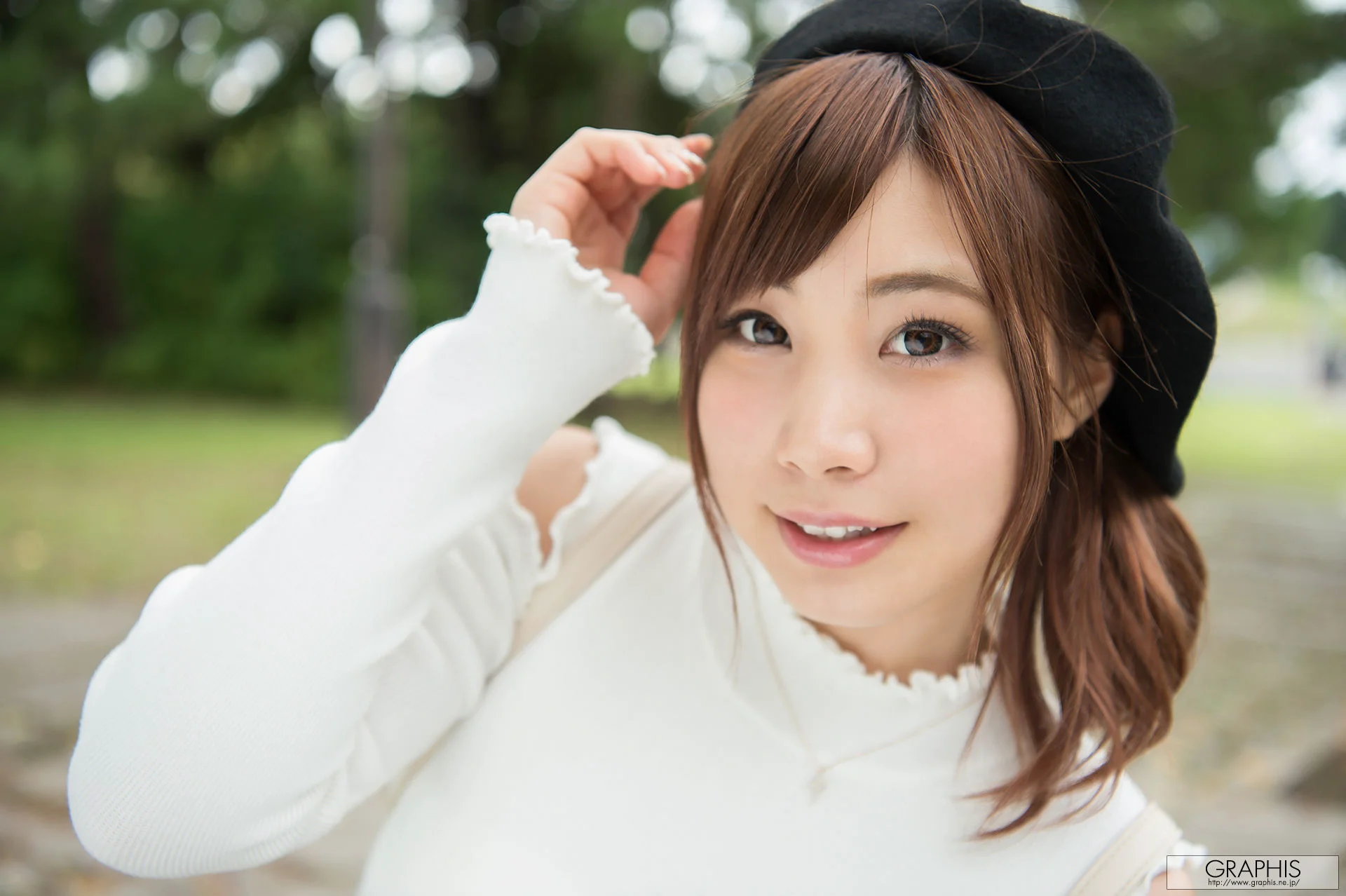 長谷川るい Rui Hasegawa [Graphis] Limited Edition 写真集 - 爱照片