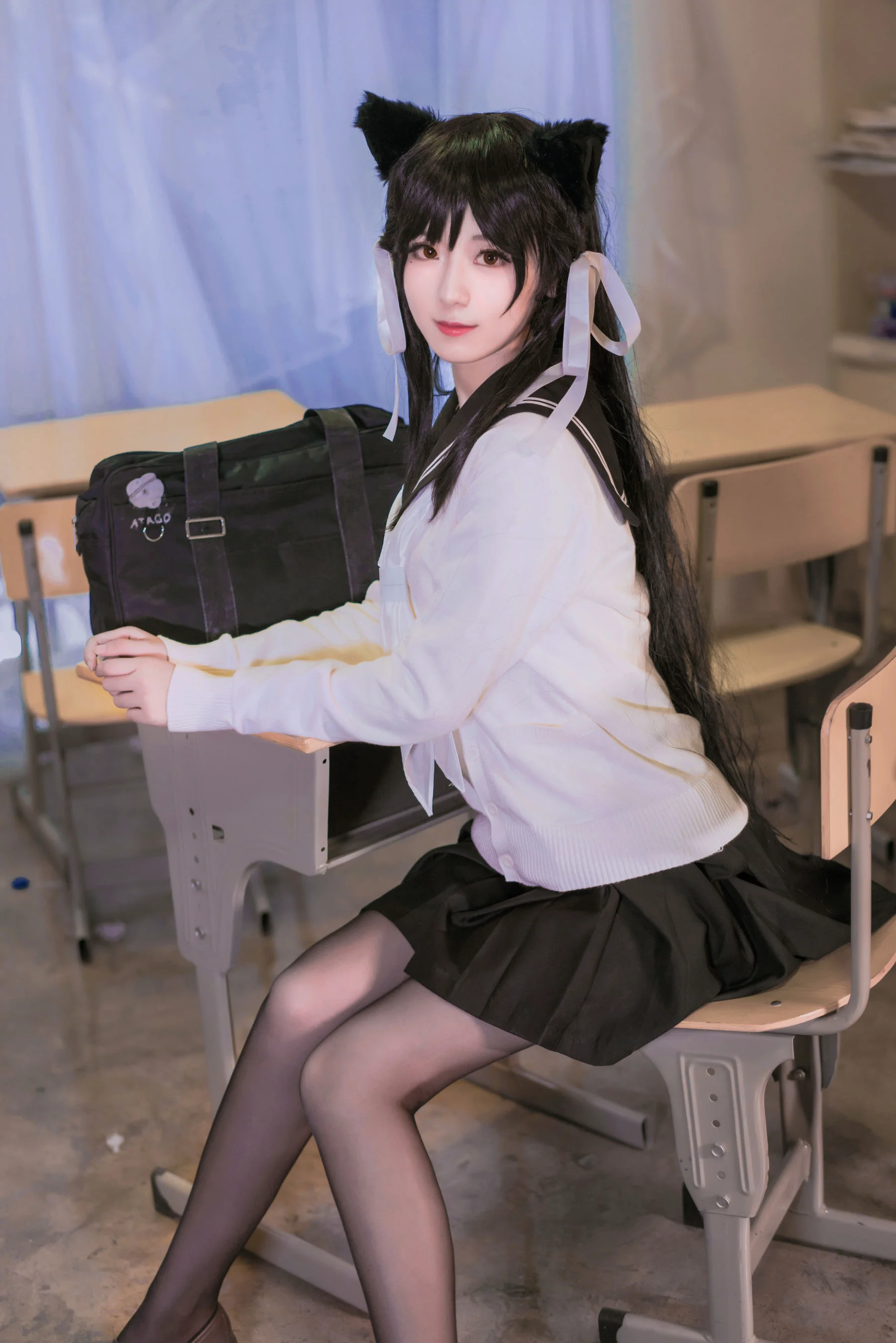 小姐姐弥音音ww 《爱宕校服》 写真集 - 爱照片