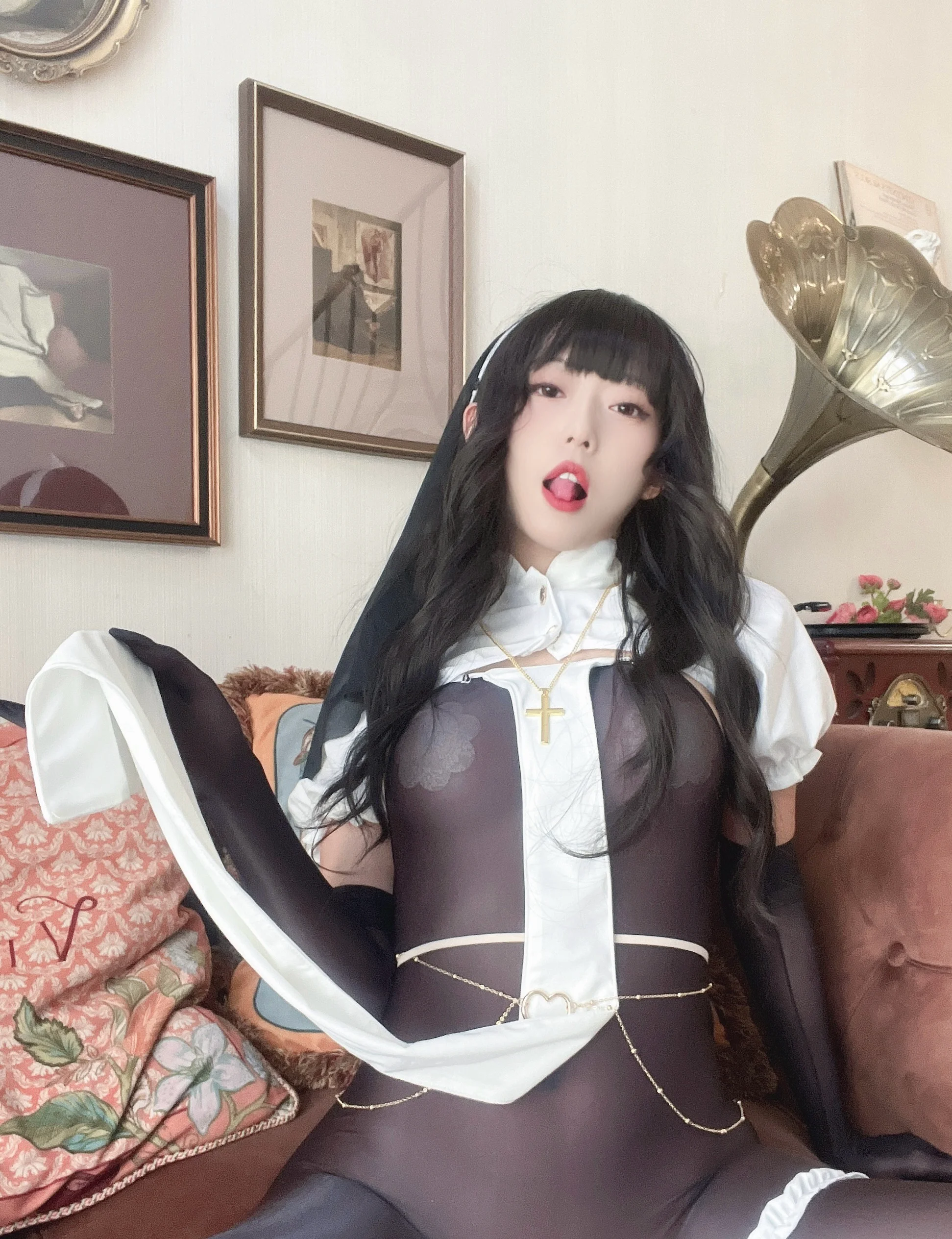 Money冷冷 – 修女 - 爱照片