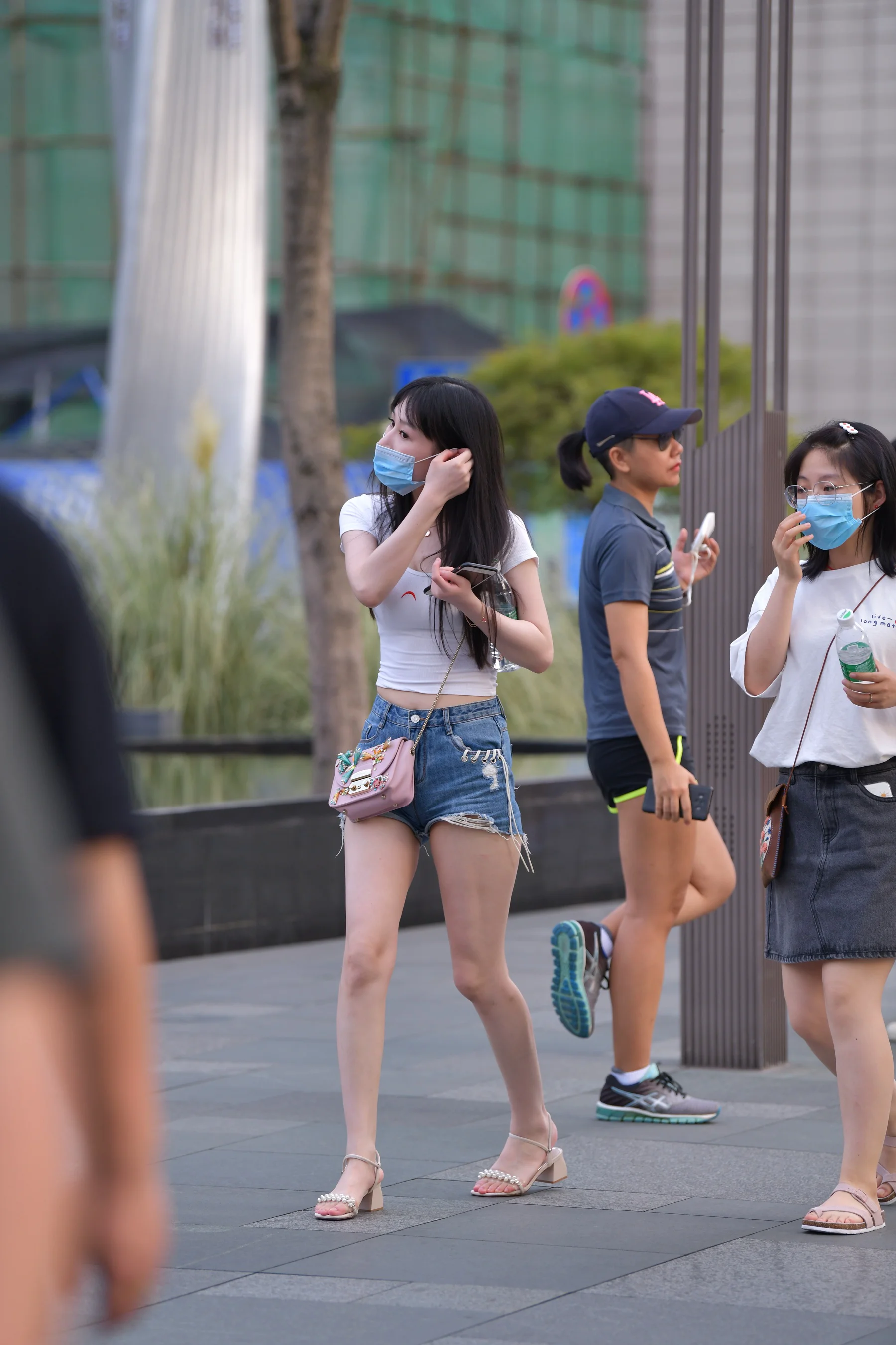 视觉冲击作品 – 迷你热裤女孩 写真 - 爱照片