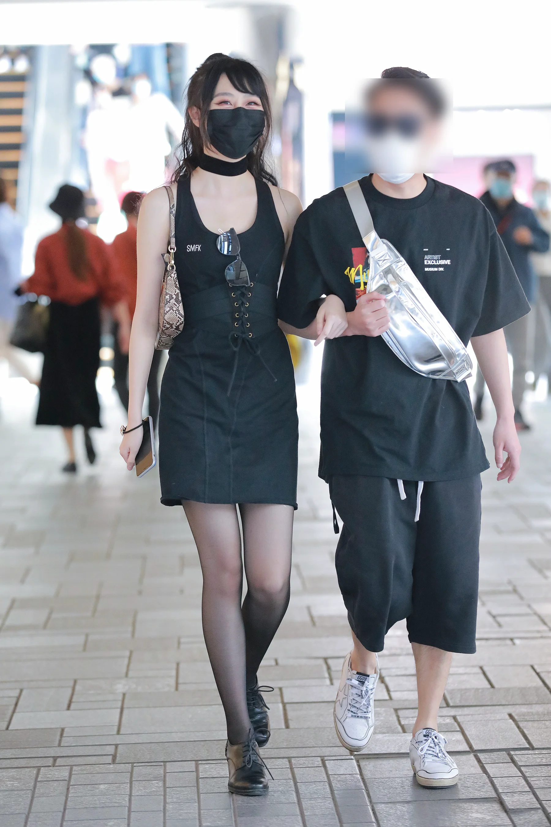 四九城嘎子街拍作品 – 黑丝美腿女友 写真 - 爱照片